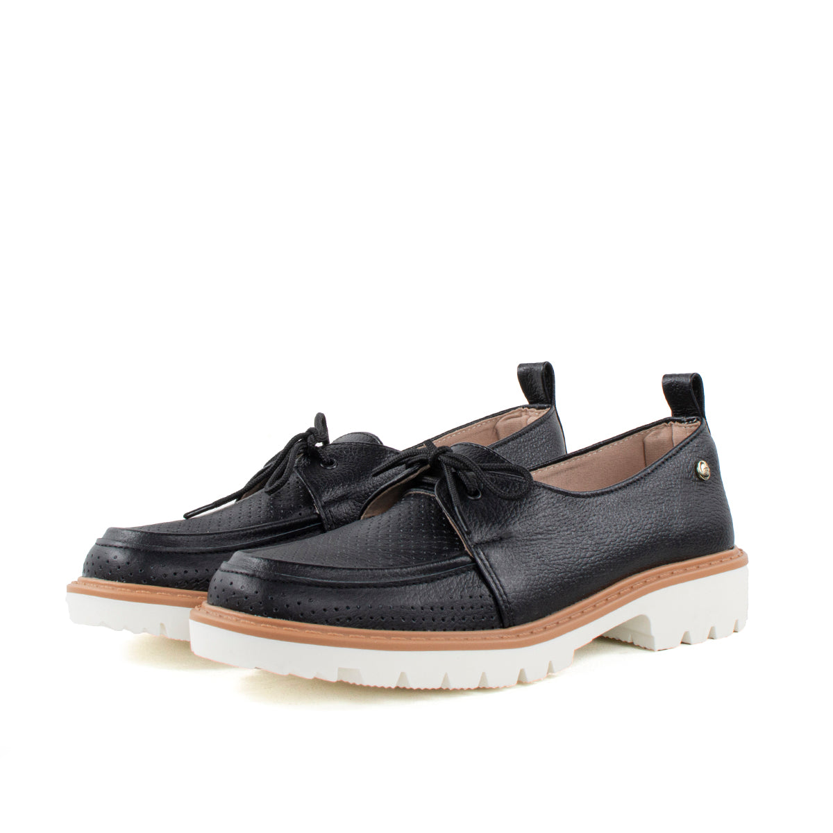 Mocasín de cuero color negro, para dama