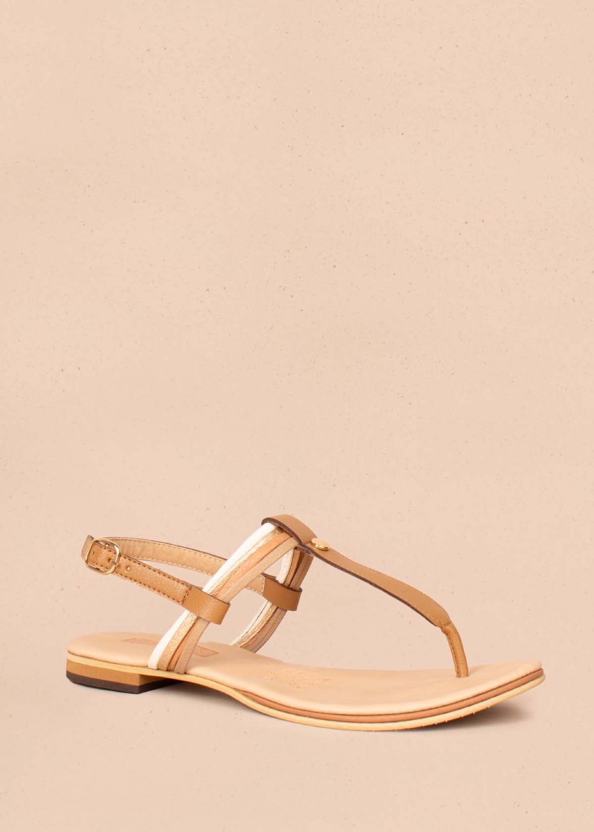 Sandalias planas tres puntadas color miel 104120