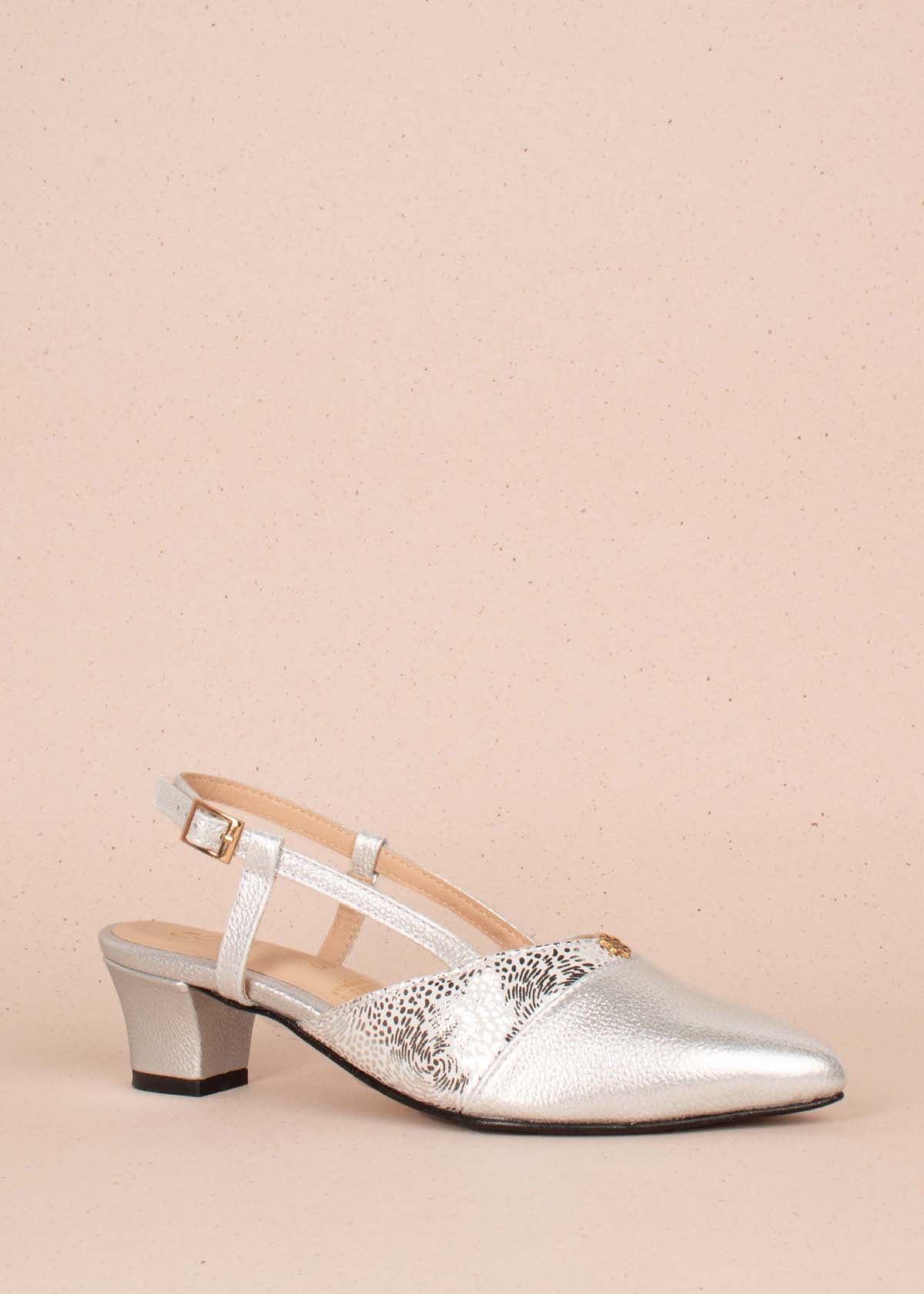 Tacones trabilla en cuero color plata con folia 104323