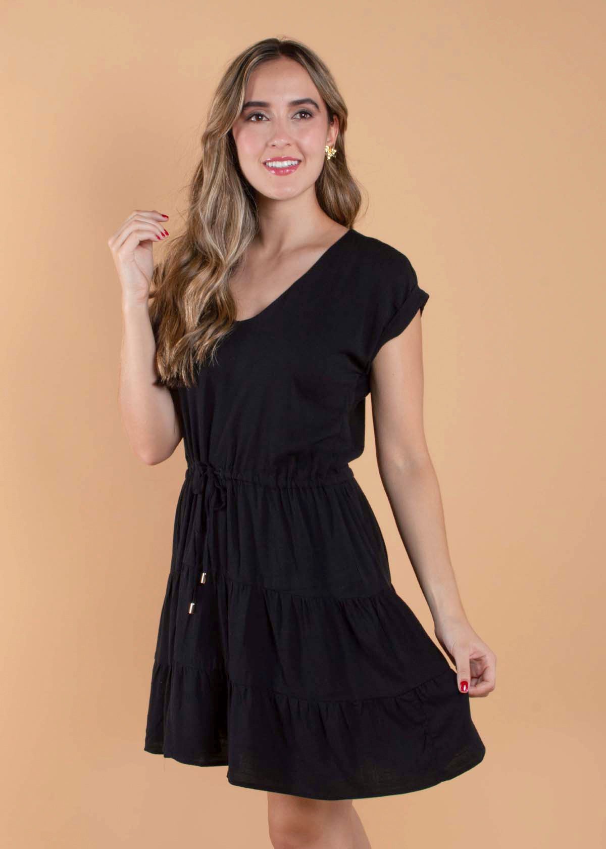Vestido color negro con recogido en abdomen y boleros 104344