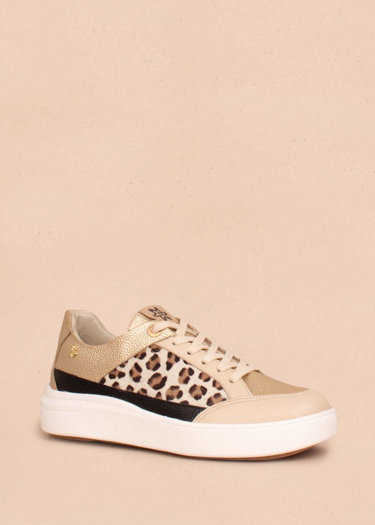 Tenis casuales en cuero color champaña y cuero con pelo animal print 104448