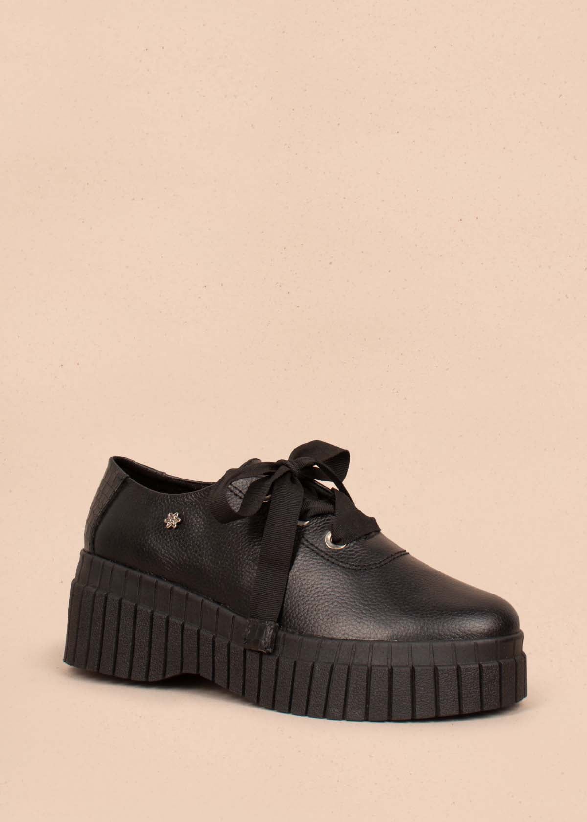 Ataduras en cuero color negro con textura tipo croco 104476