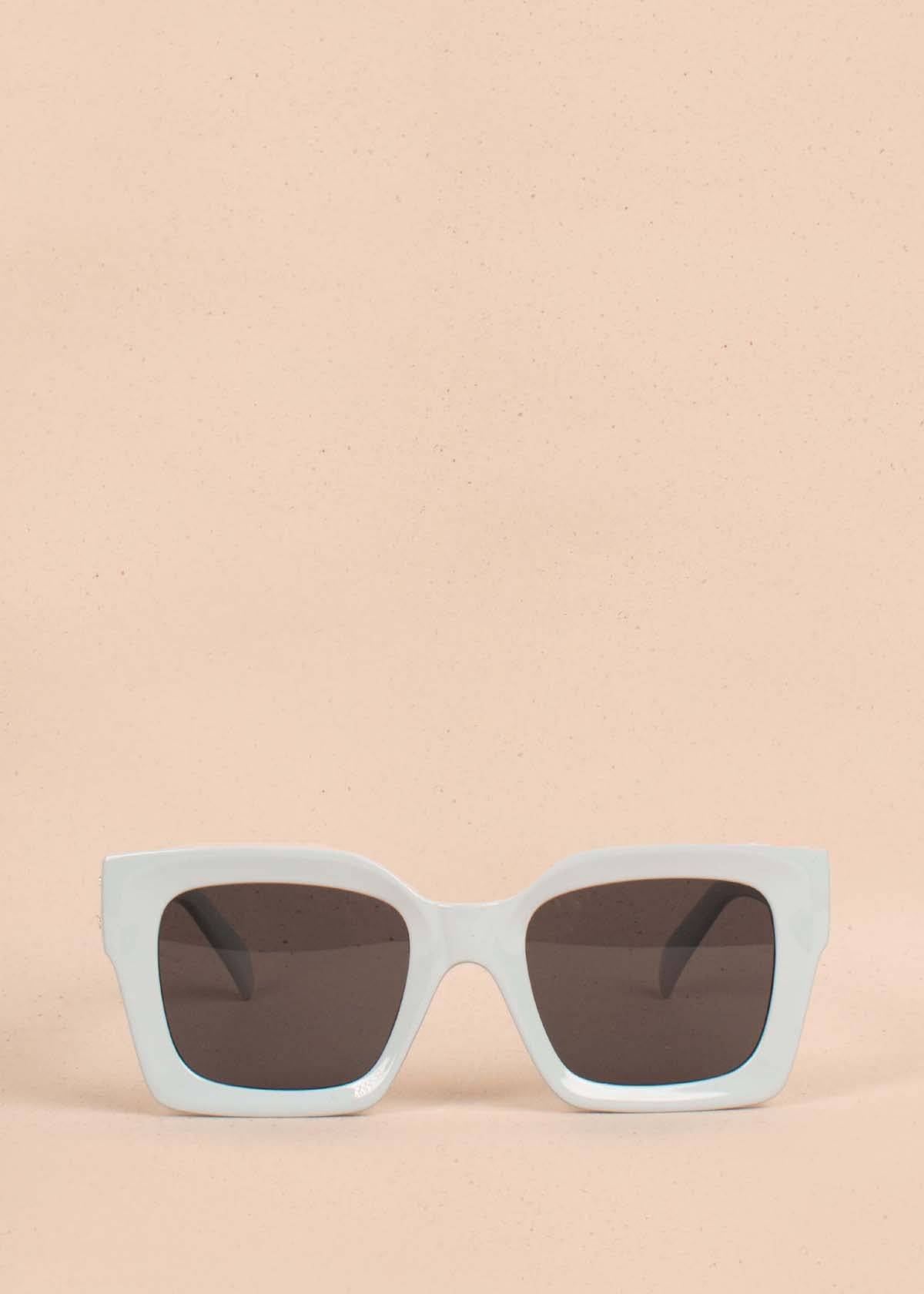 Gafas de sol color azul con marco rectangular 104525