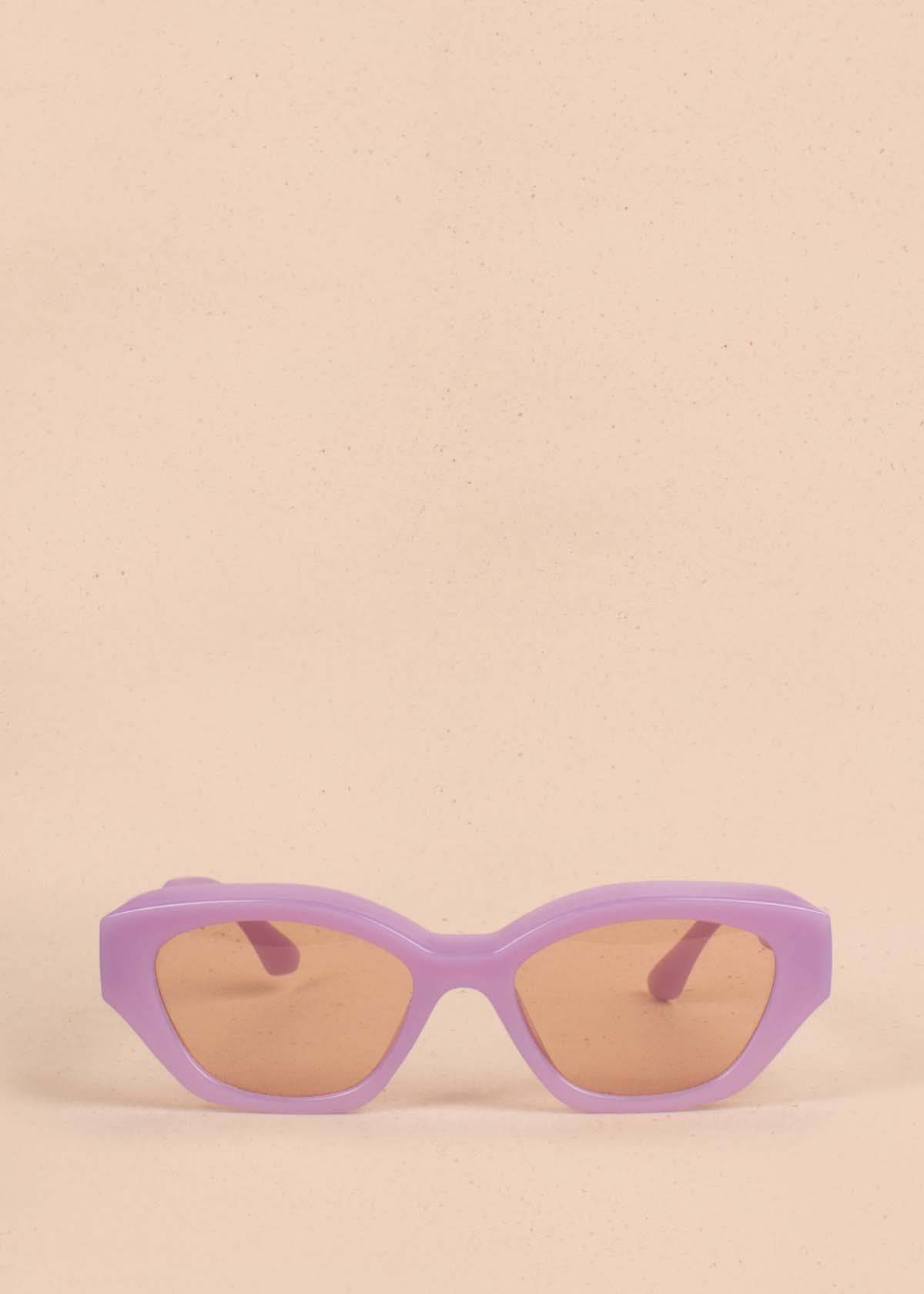Gafas de sol color lila con marco geométrico 104529