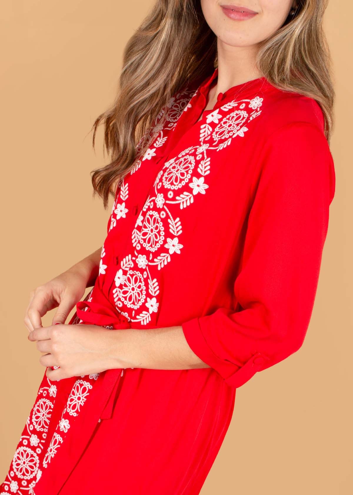 Vestido largo color rojo con flores 104586
