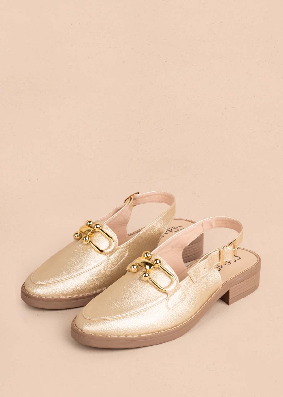 Tacones trabilla color champaña con aplique dorado 104291