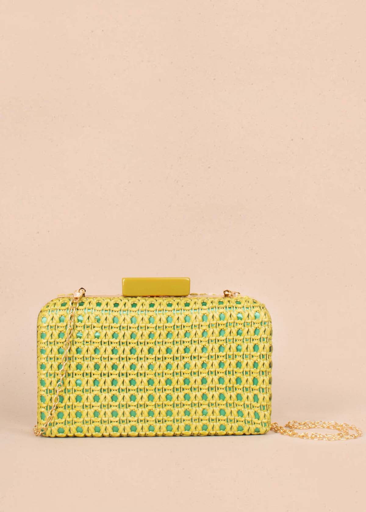 Bolso tipo bandolera color verde con tejido en fique sintético 104667