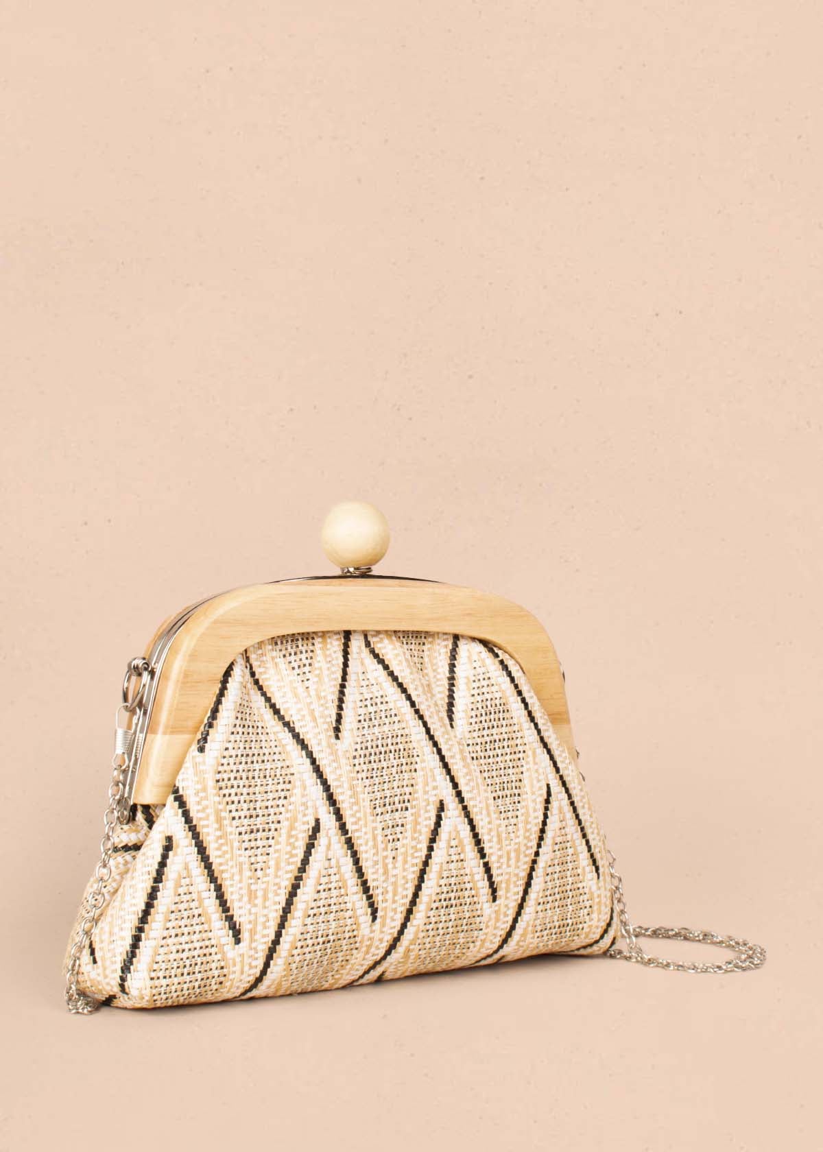 Bolso tipo bandolera color beige con fibra textil tejida y borde en madera 104670