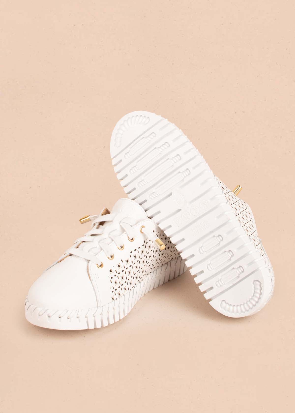Tenis casuales en cuero color blanco con atadura 104678