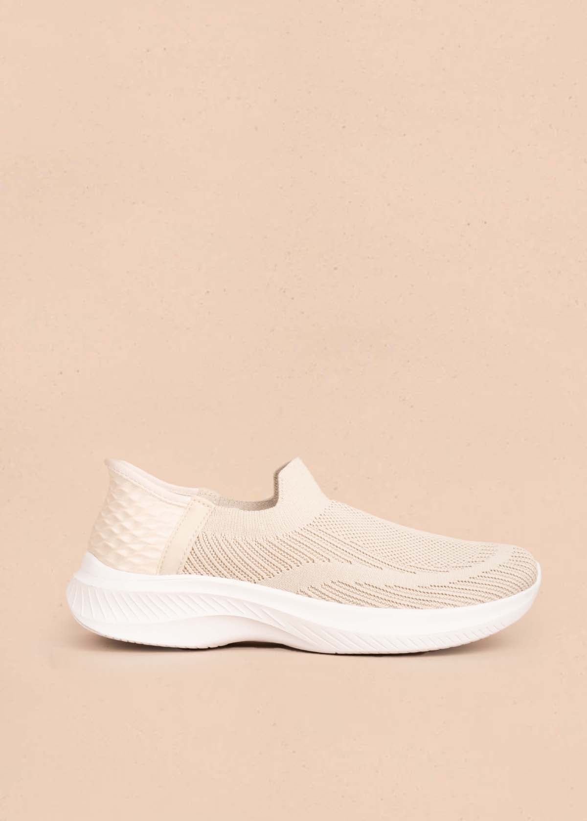 Tenis deportivos color beige con malla tejida 104732