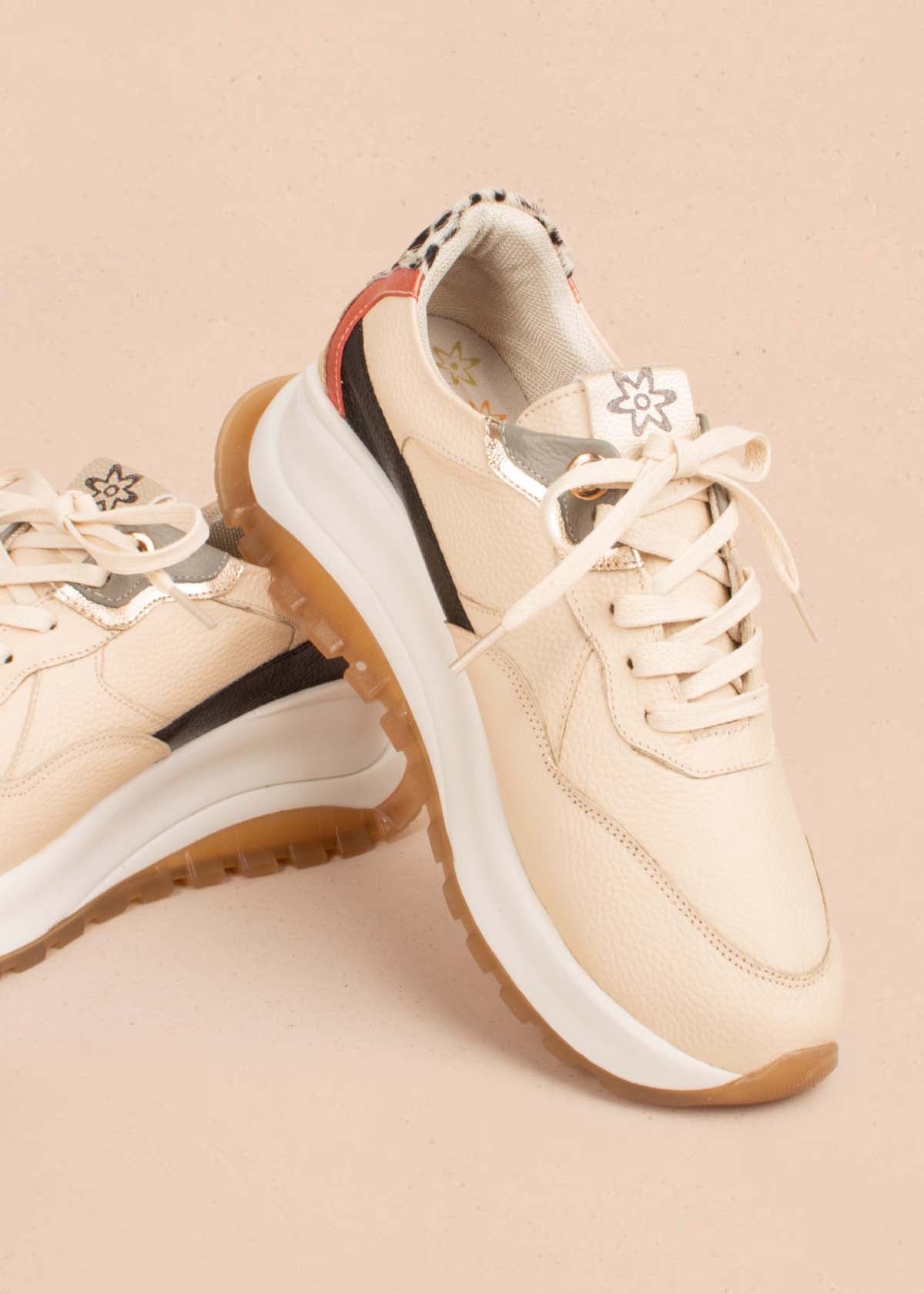 Tenis casuales en cuero color taupe y cuero con pelo 104770