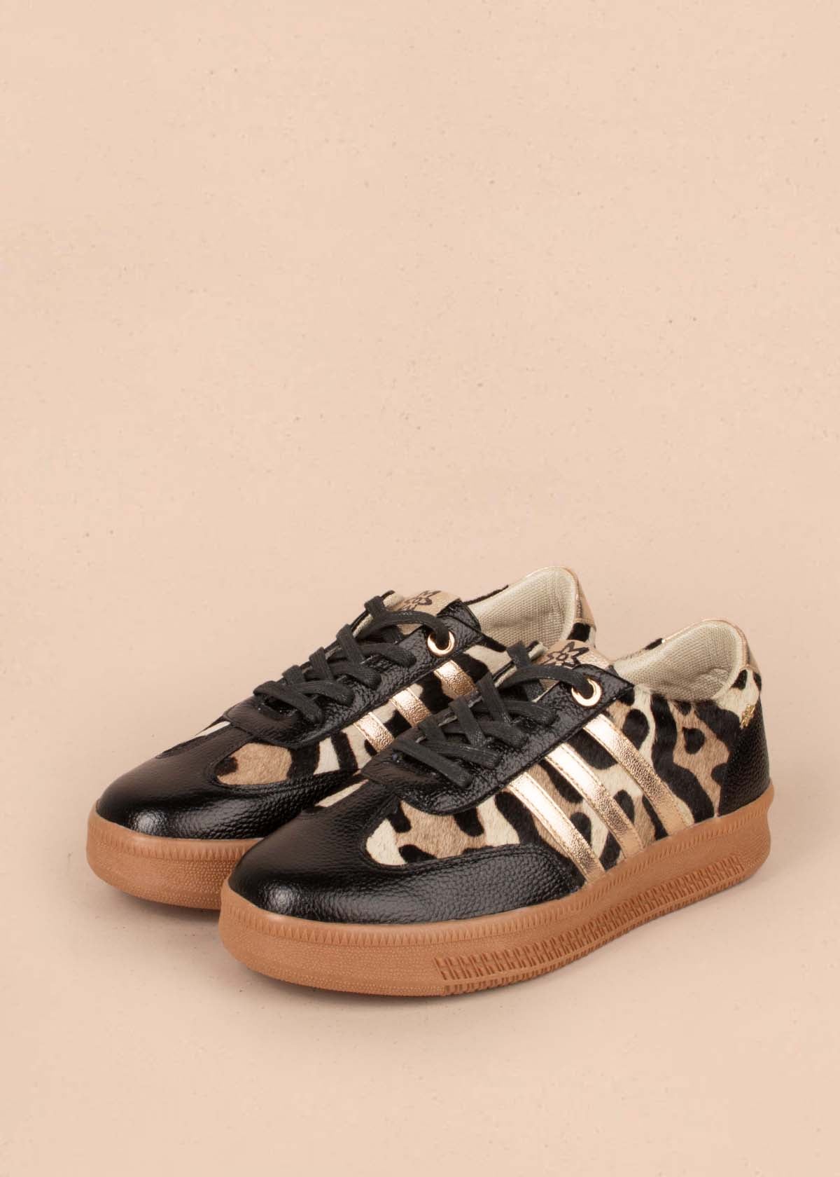 Tenis casuales en cuero color negro y cuero con pelo animal print 104776