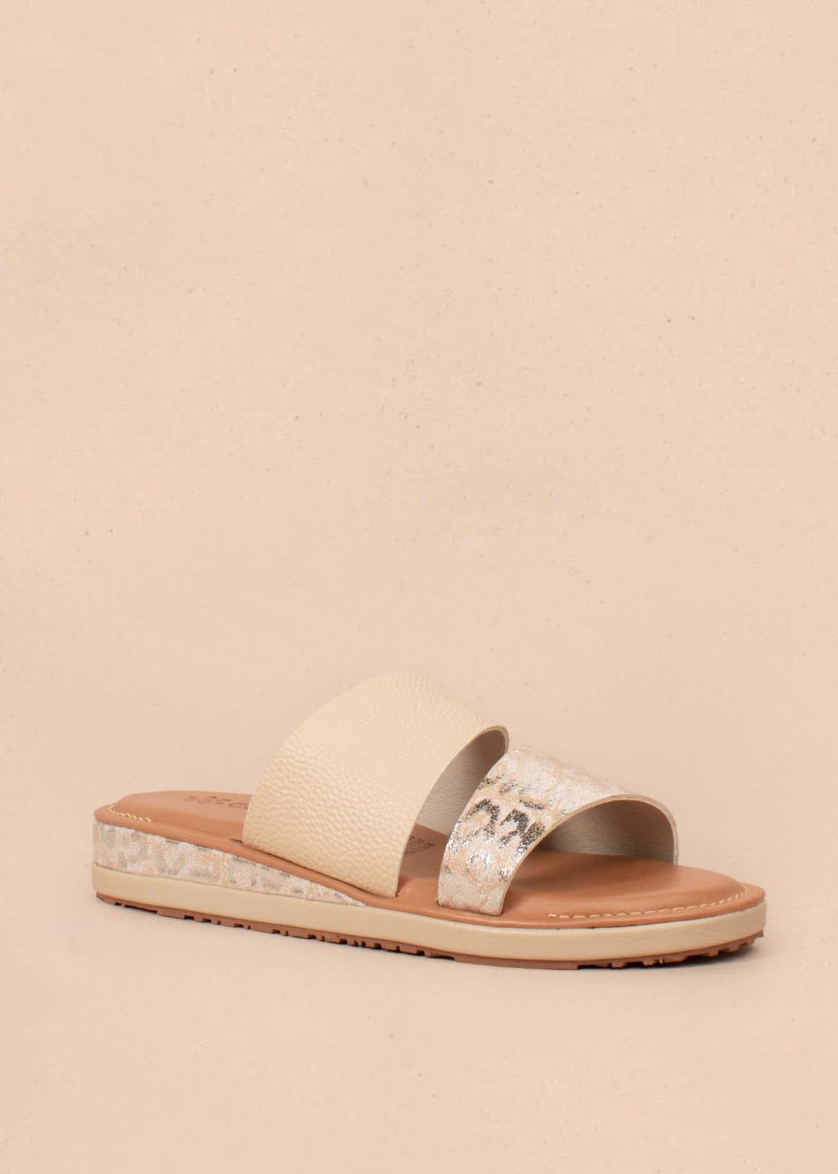 Sandalias en cuero color plata con folia animal print 104788