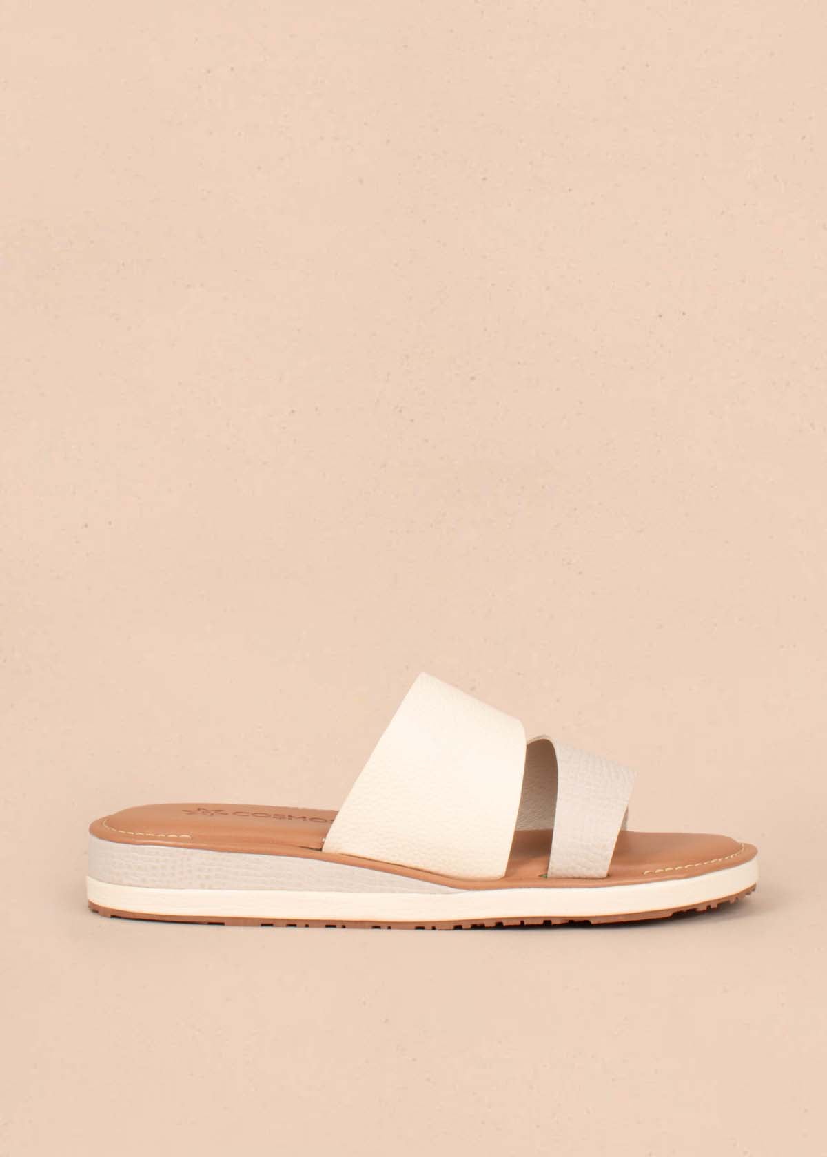 Sandalias en cuero color talco con textura croco 104788