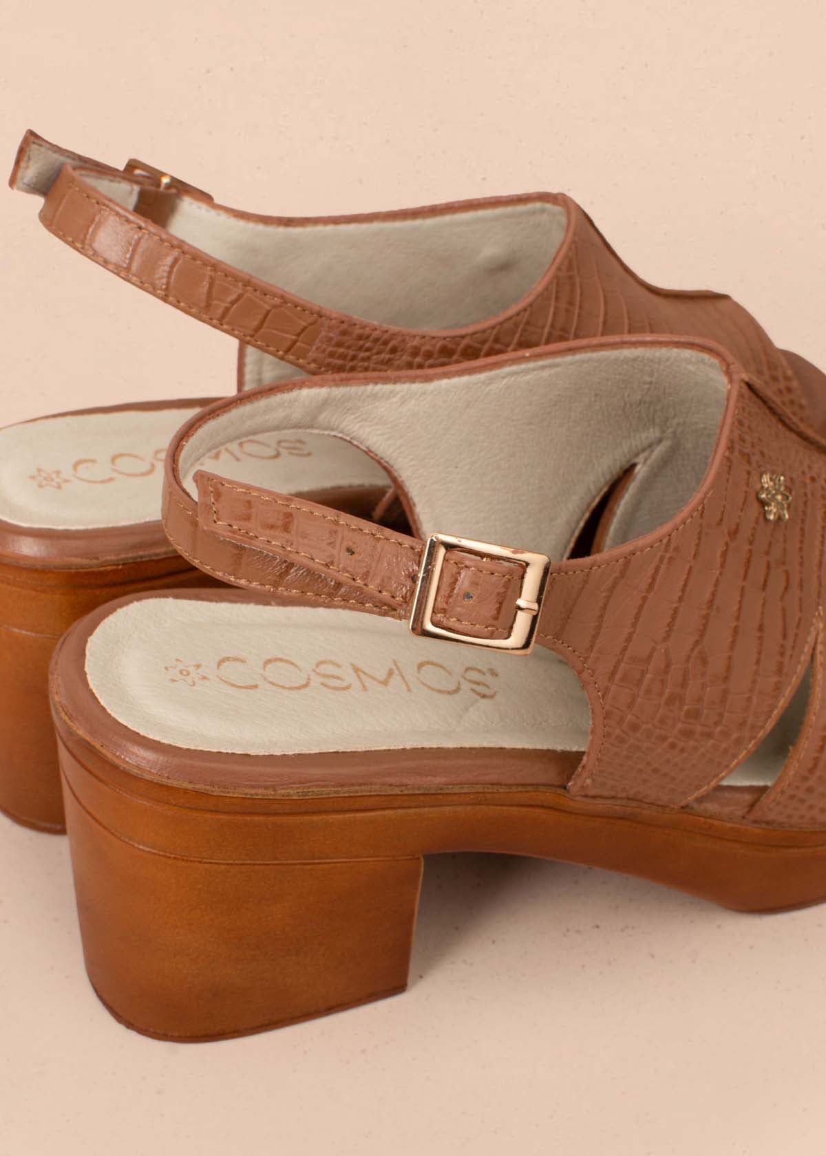 Sandalias en cuero color miel con plataforma 104792