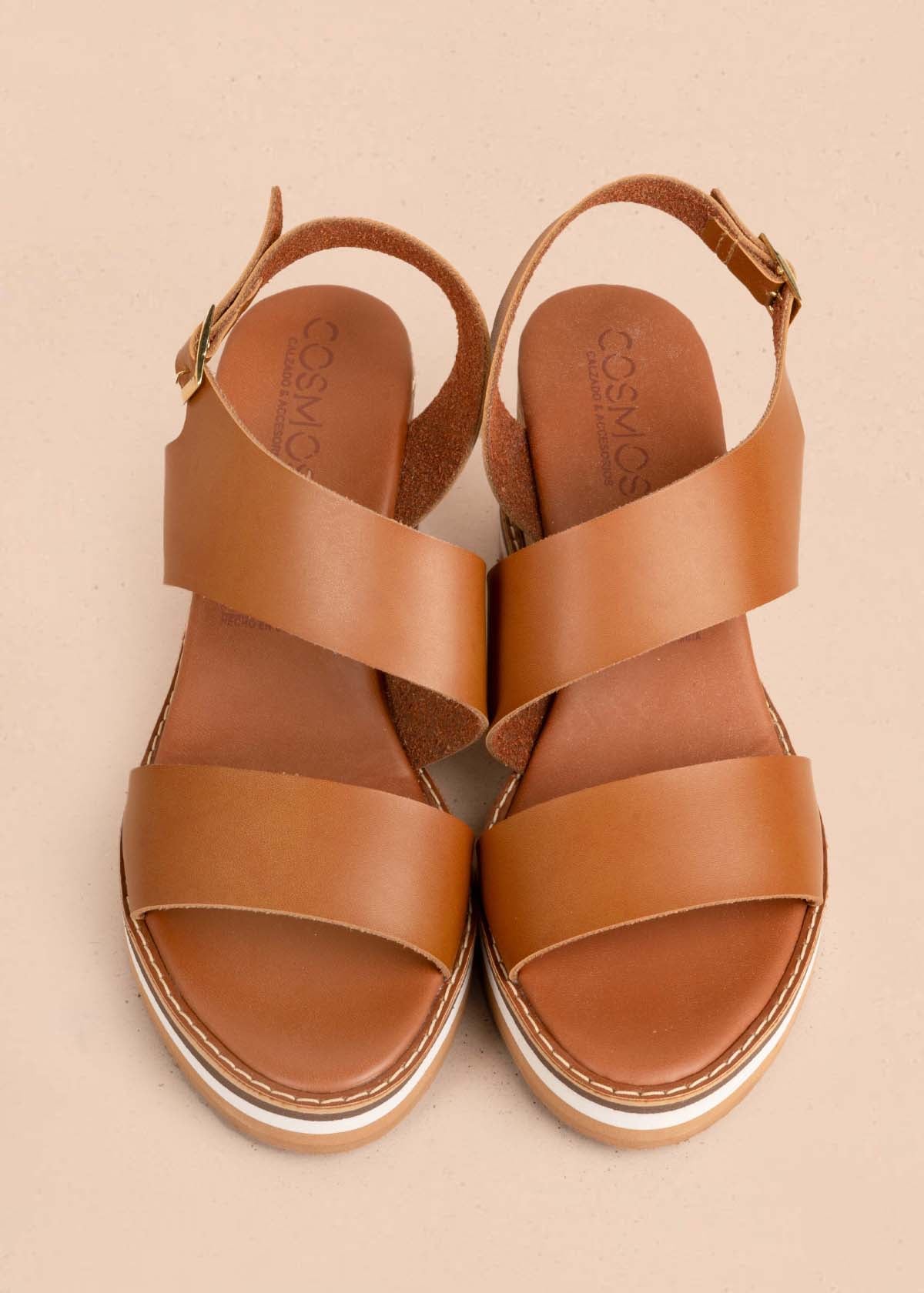 Sandalias color camel con plataforma 104831