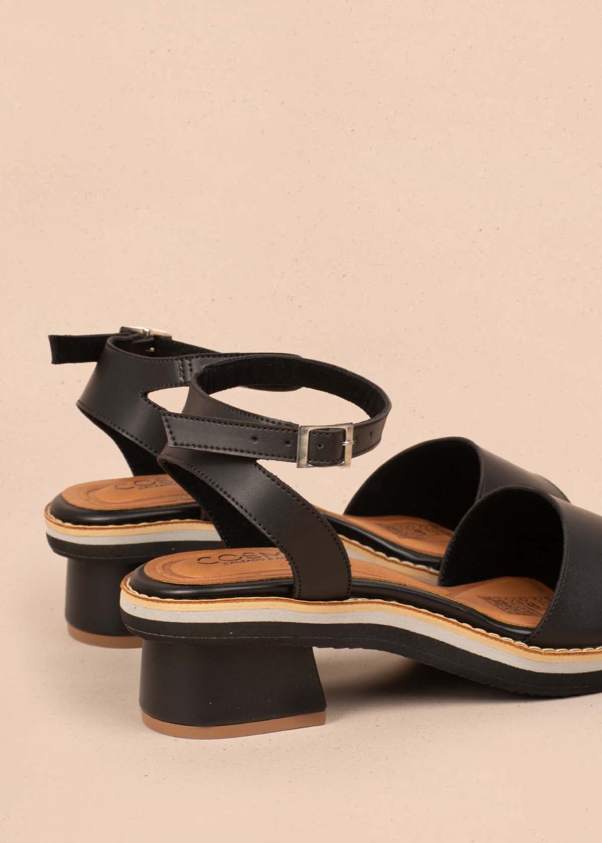 Sandalias altas color negro 104833