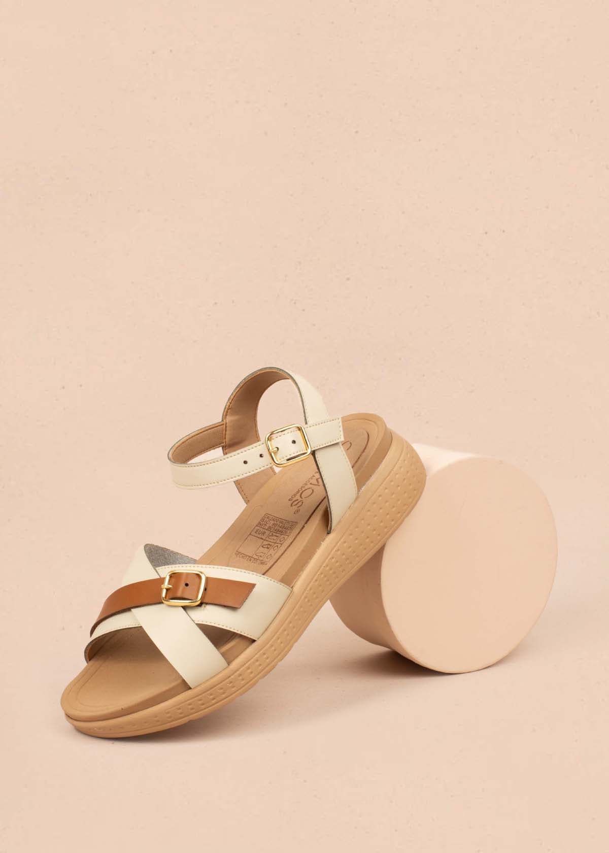 Sandalias color miel con correas cruzadas 104836