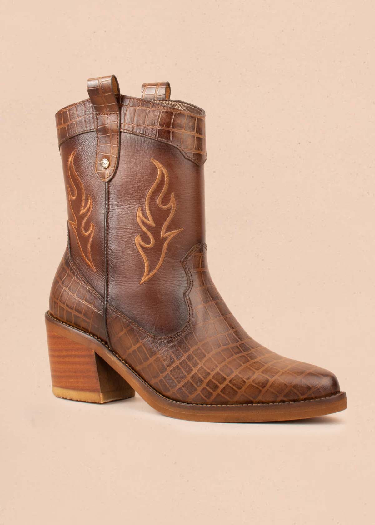 Botas texanas en cuero color café con bordado 104899