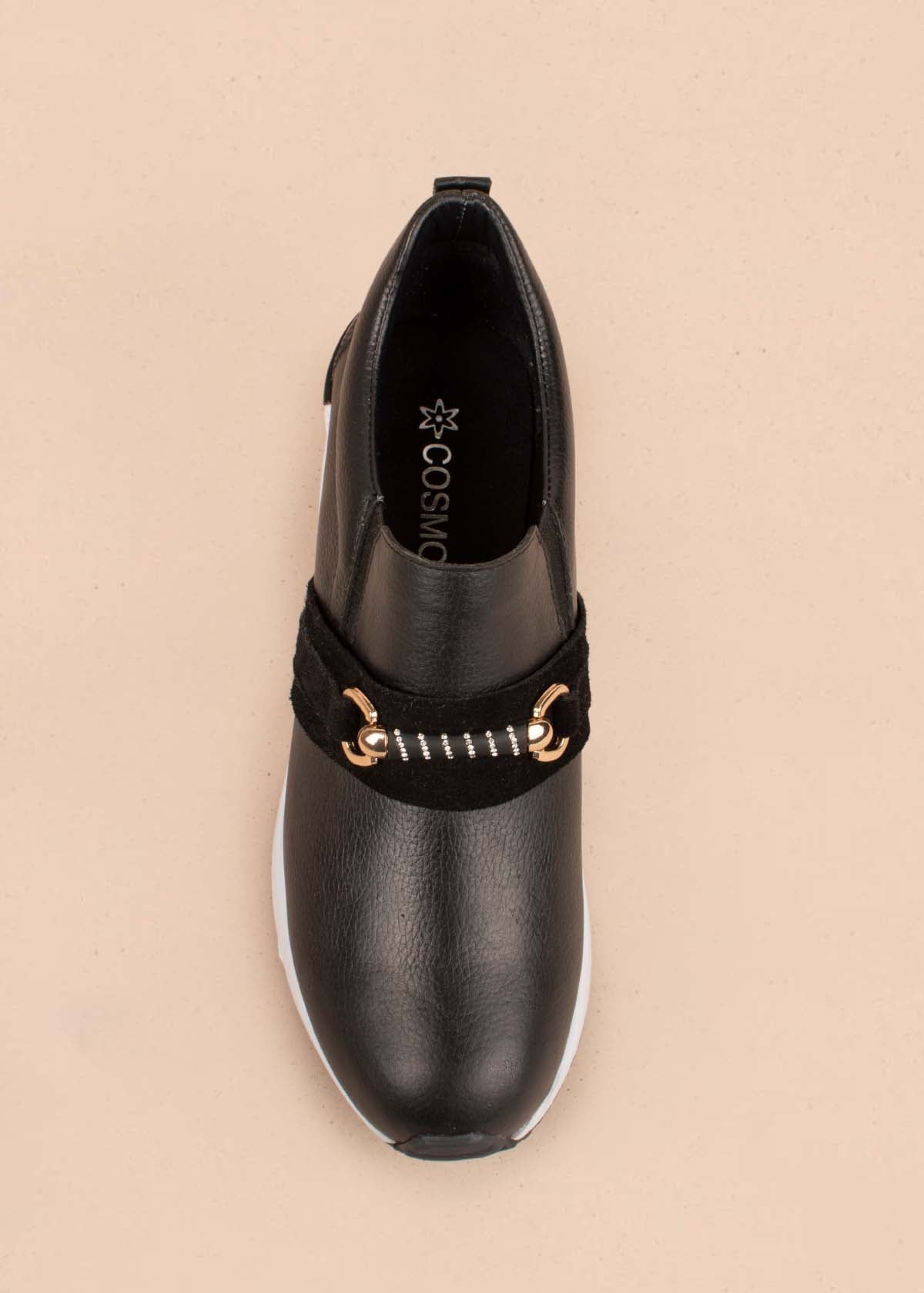 Tenis casuales en cuero color negro con correa 105001