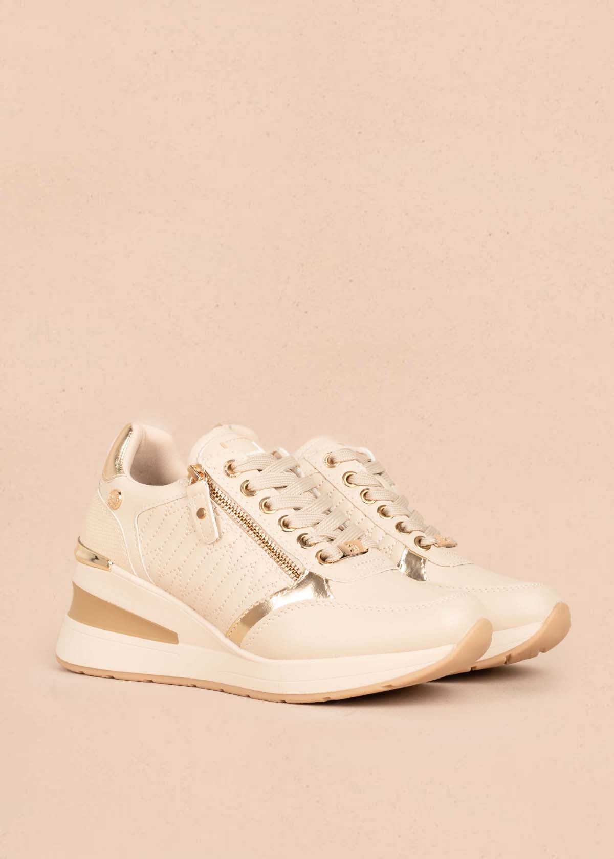 Tenis casuales suela beige con cierre frontal 105024