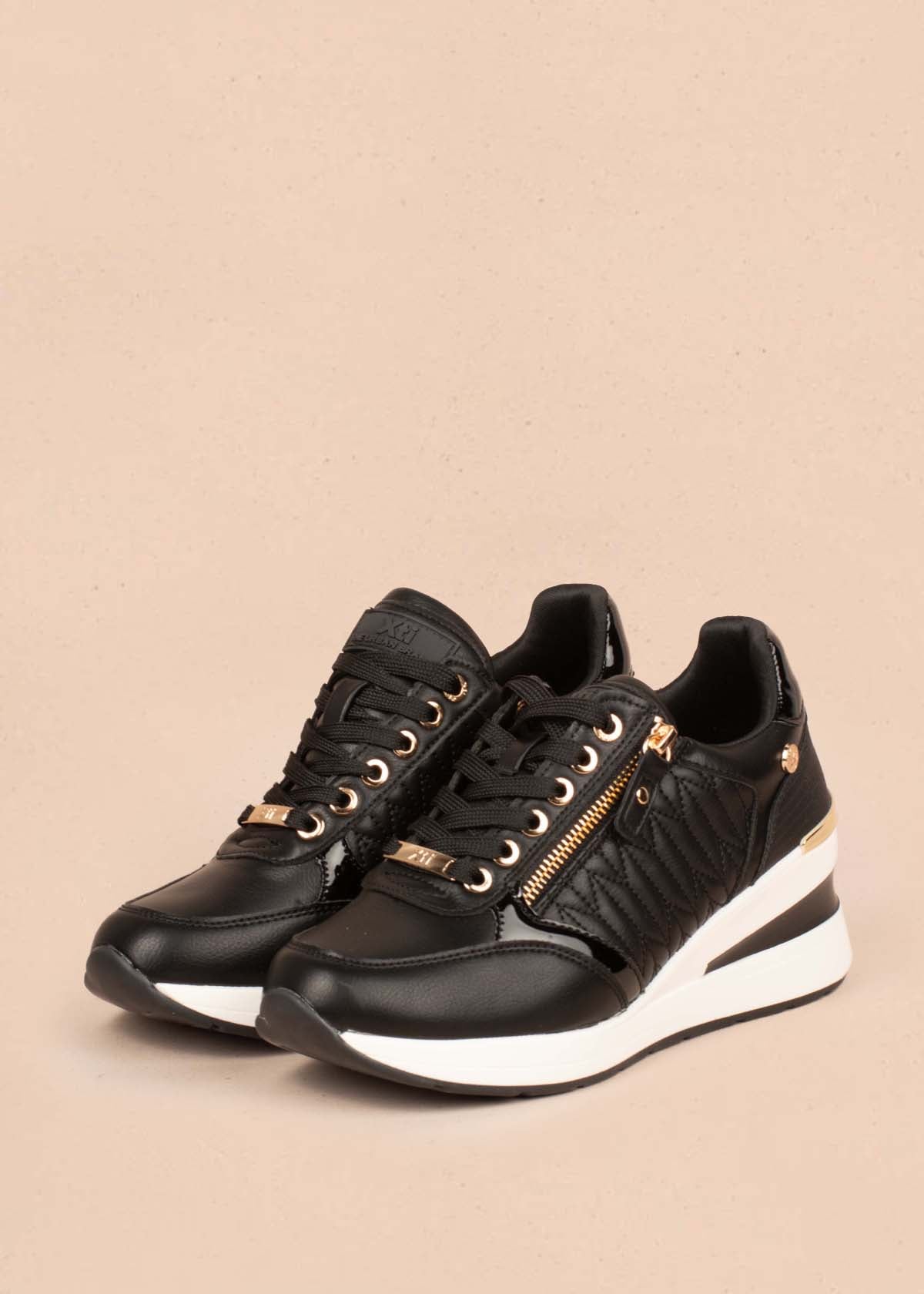 Tenis casuales color negro con cierre frontal 105024