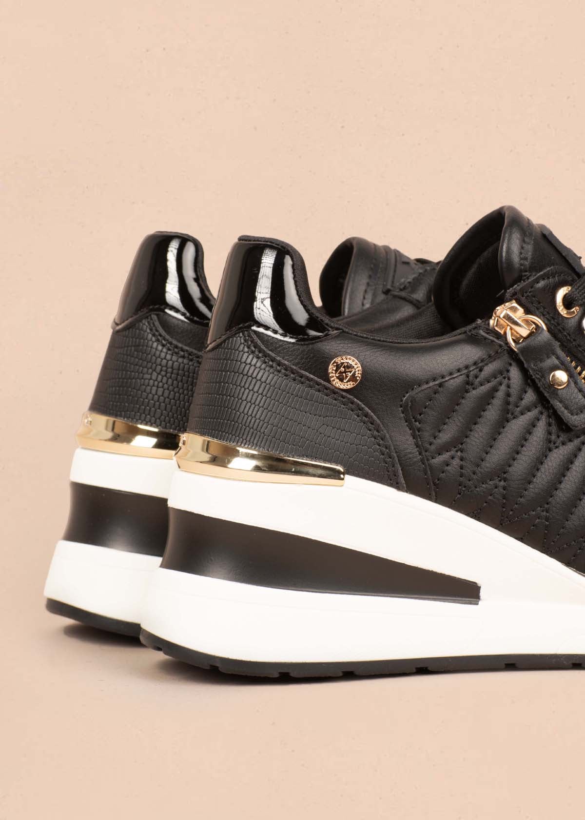 Tenis casuales color negro con cierre frontal 105024
