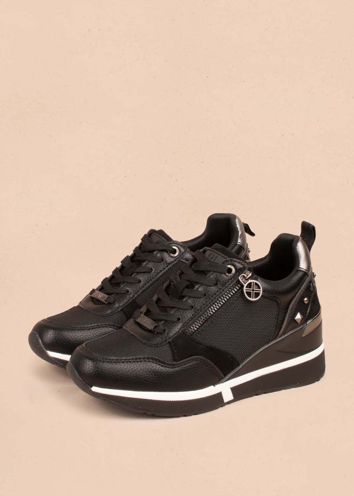 Tenis casuales color negro con cierre lateral 105033