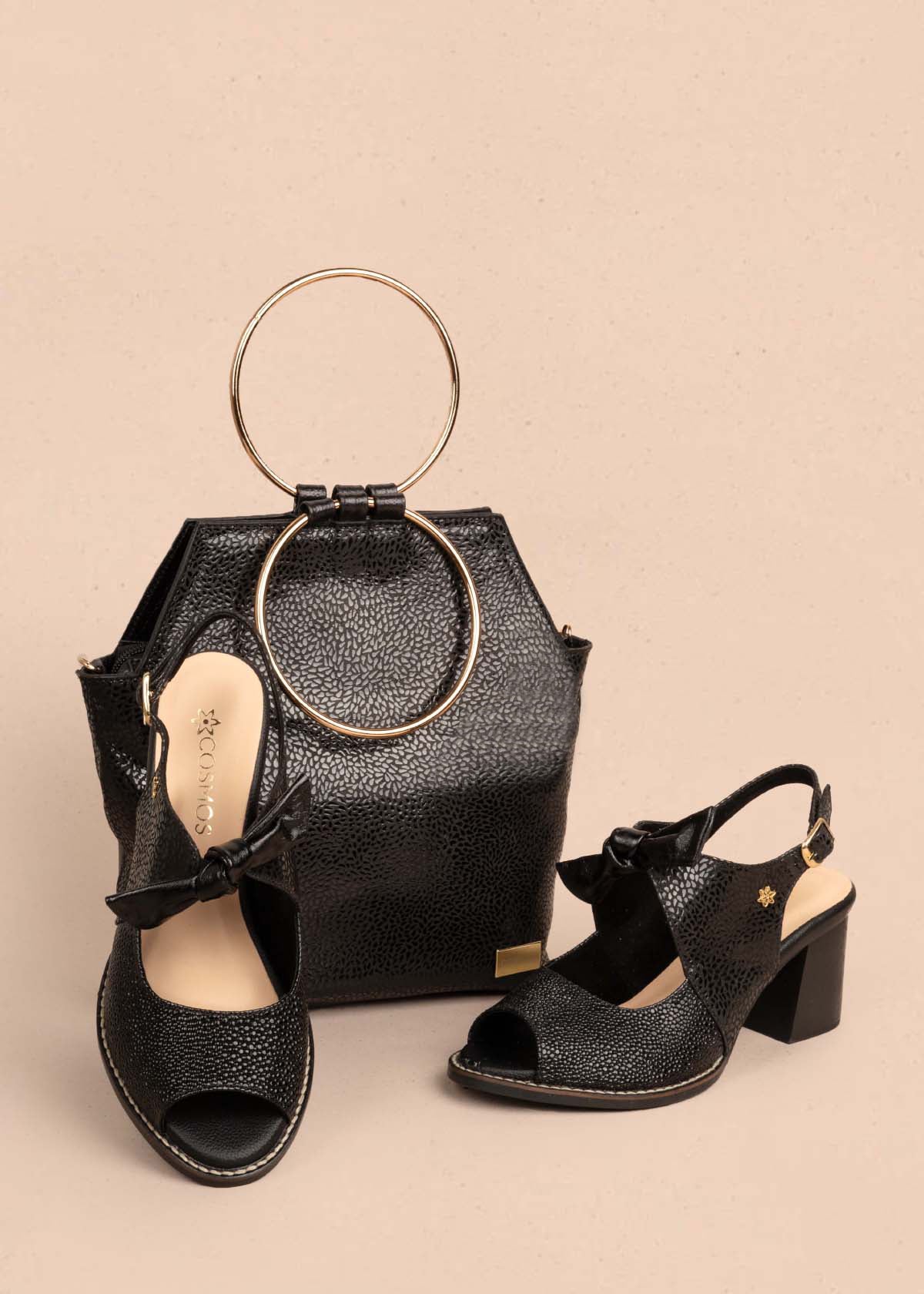 Bolso tipo shopping en cuero color negro con folia 105094
