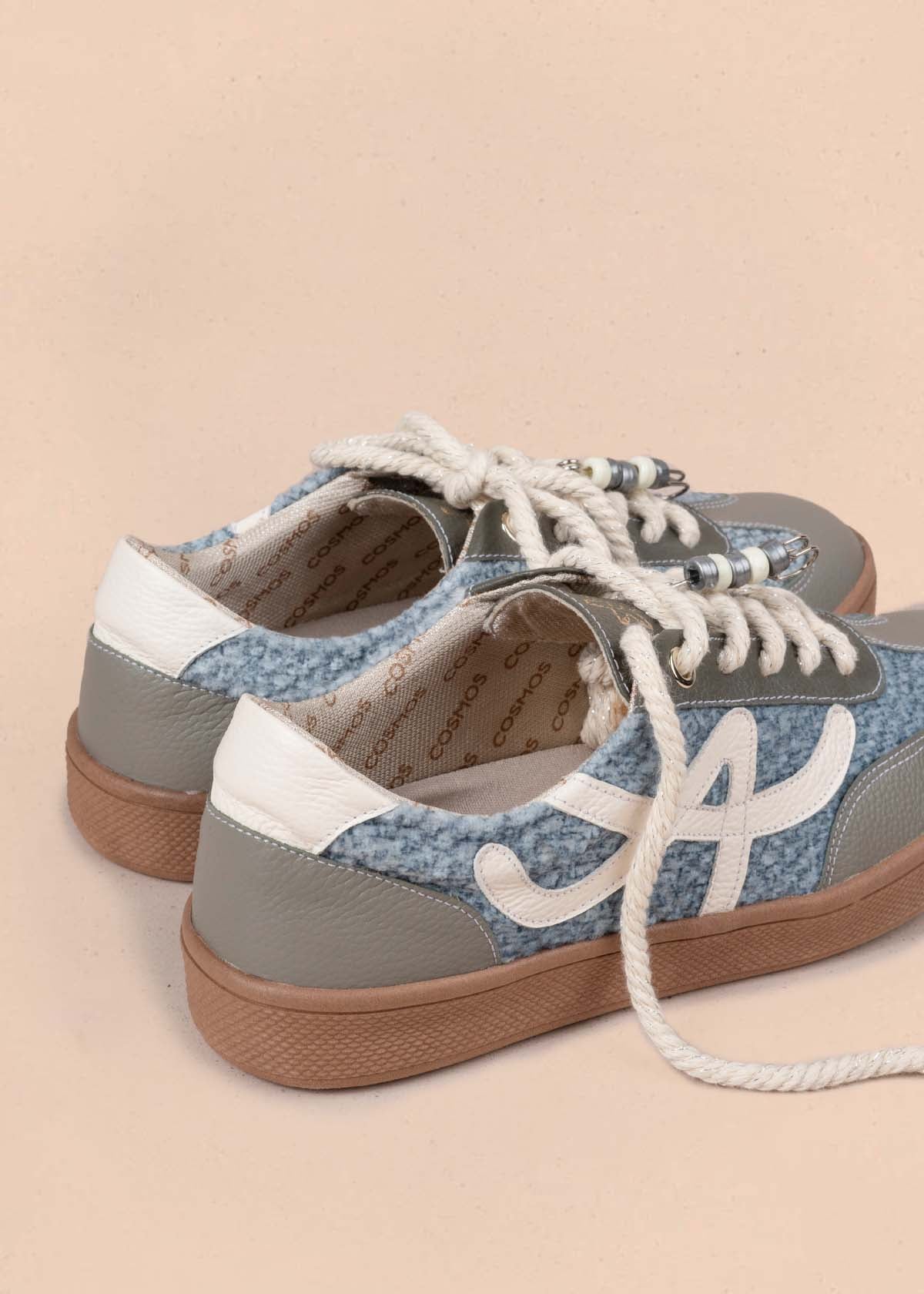 Tenis casuales en cuero color Azul con charms 105167