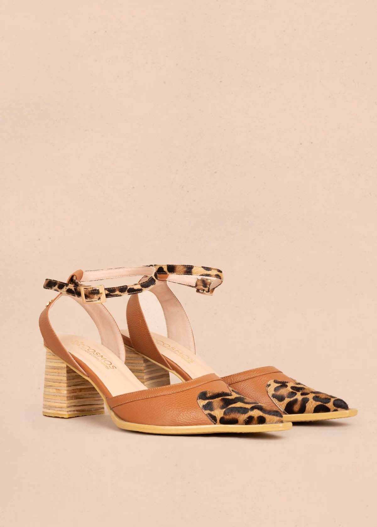 Tacones trabillas en cuero color miel y cuero con pelo animal print 105174