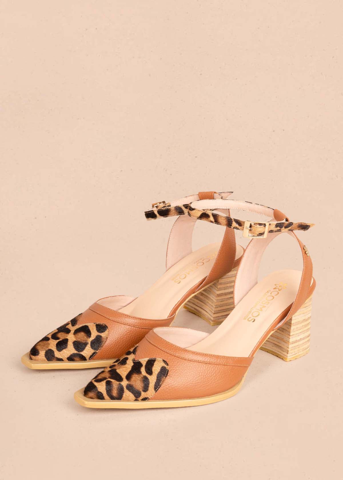 Tacones trabillas en cuero color miel y cuero con pelo animal print 105174