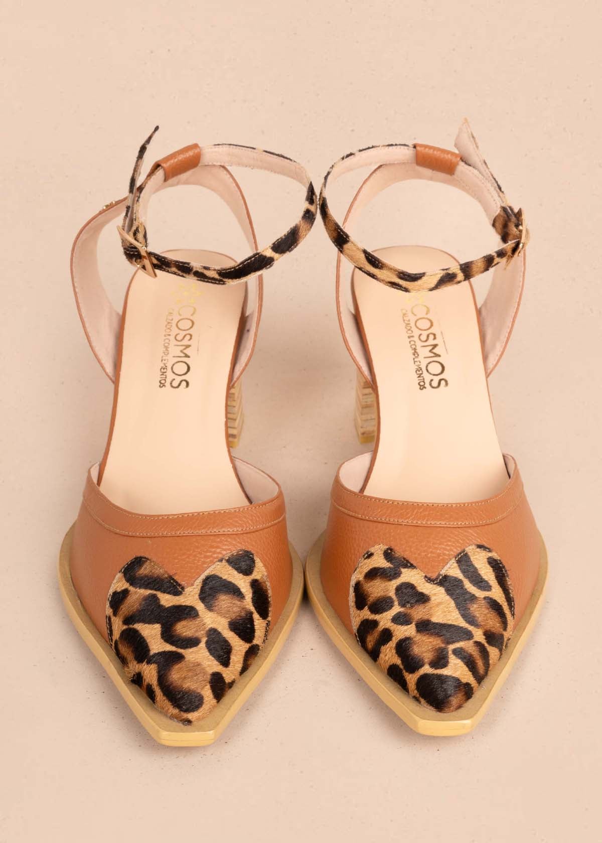 Tacones trabillas en cuero color miel y cuero con pelo animal print 105174