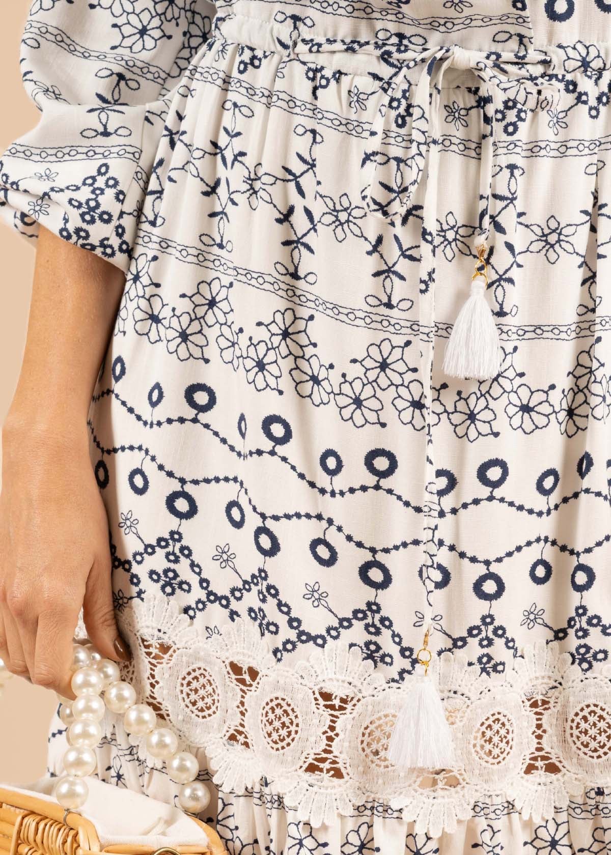 Vestido corto estilo boho color blanco con azul 105195