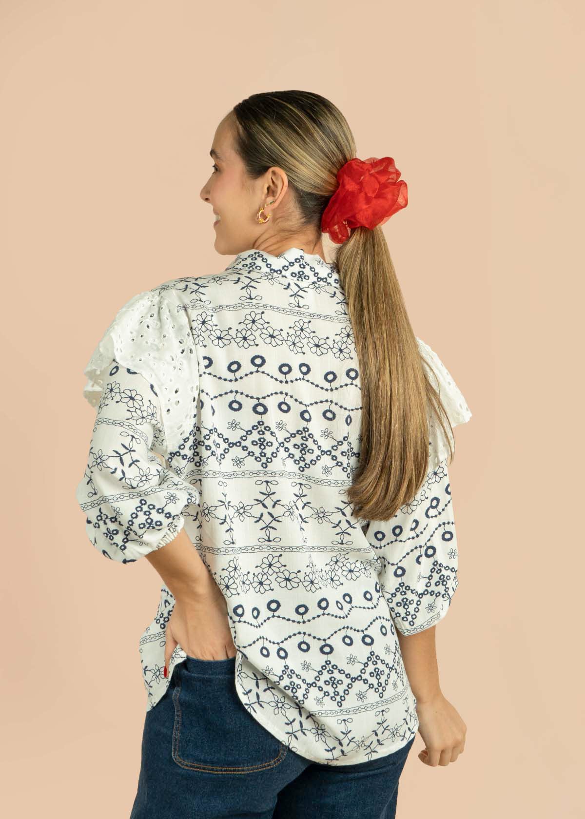 Blusa color blanco con azul con boleros 105197