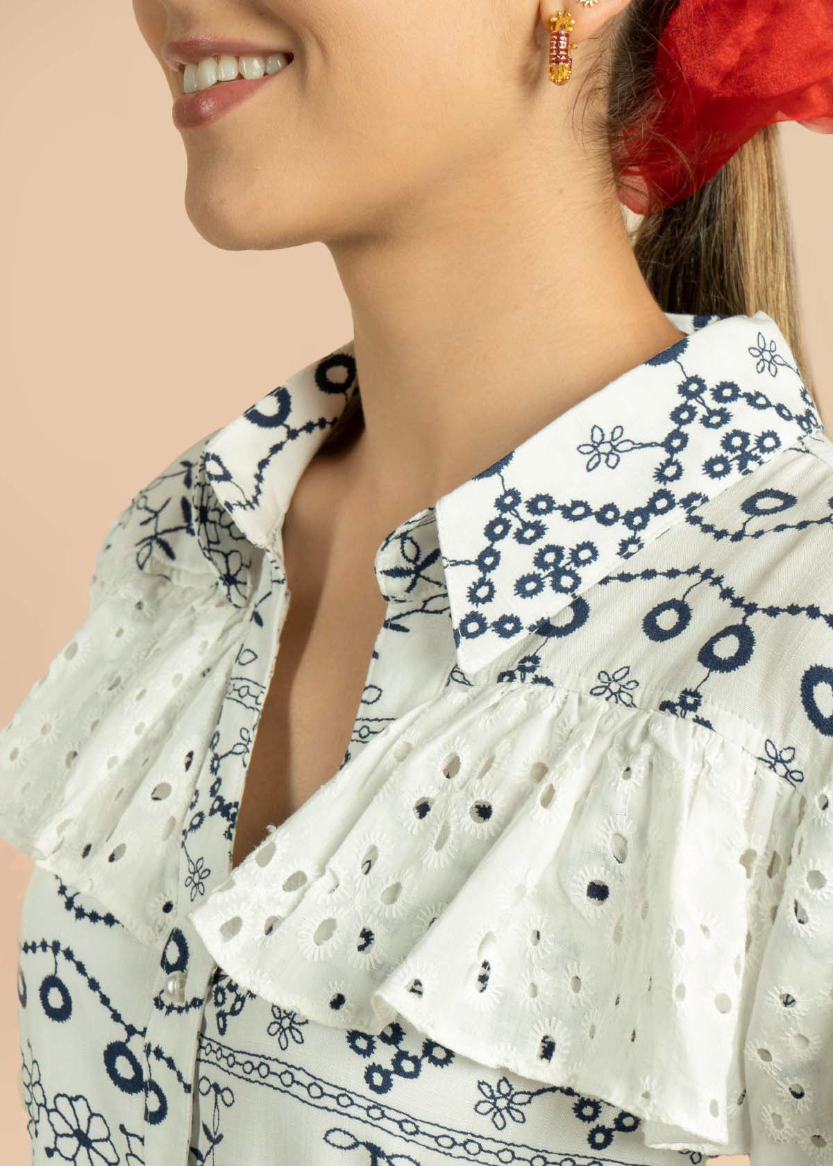 Blusa color blanco con azul con boleros 105197