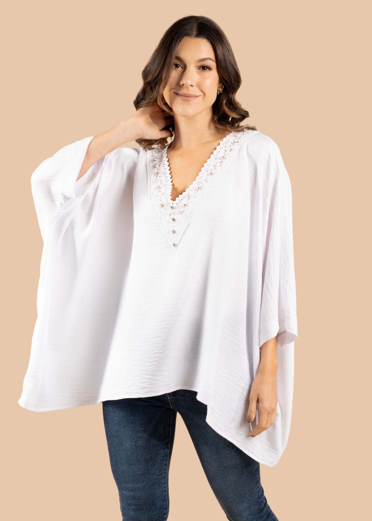 Blusa color blanco con perlas 105198