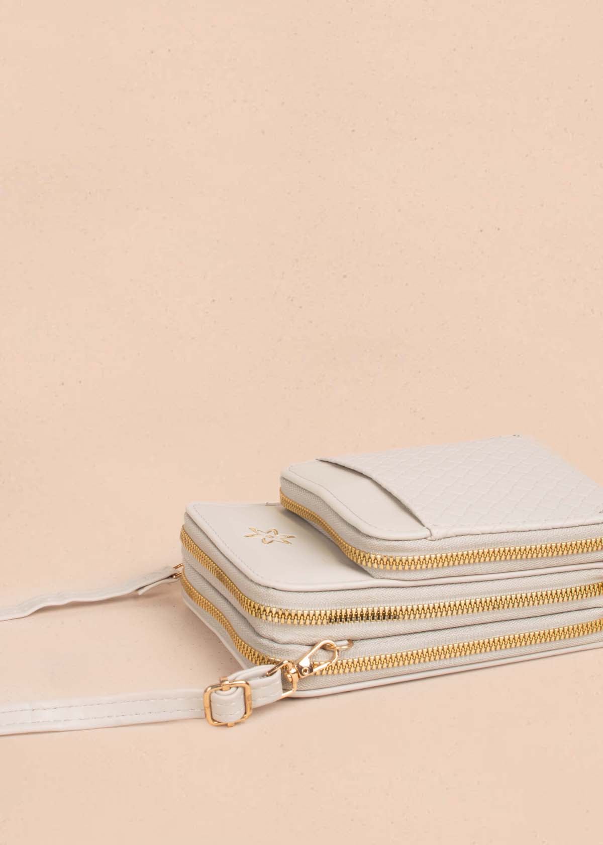 Porta celular color gris con textura croco 105252