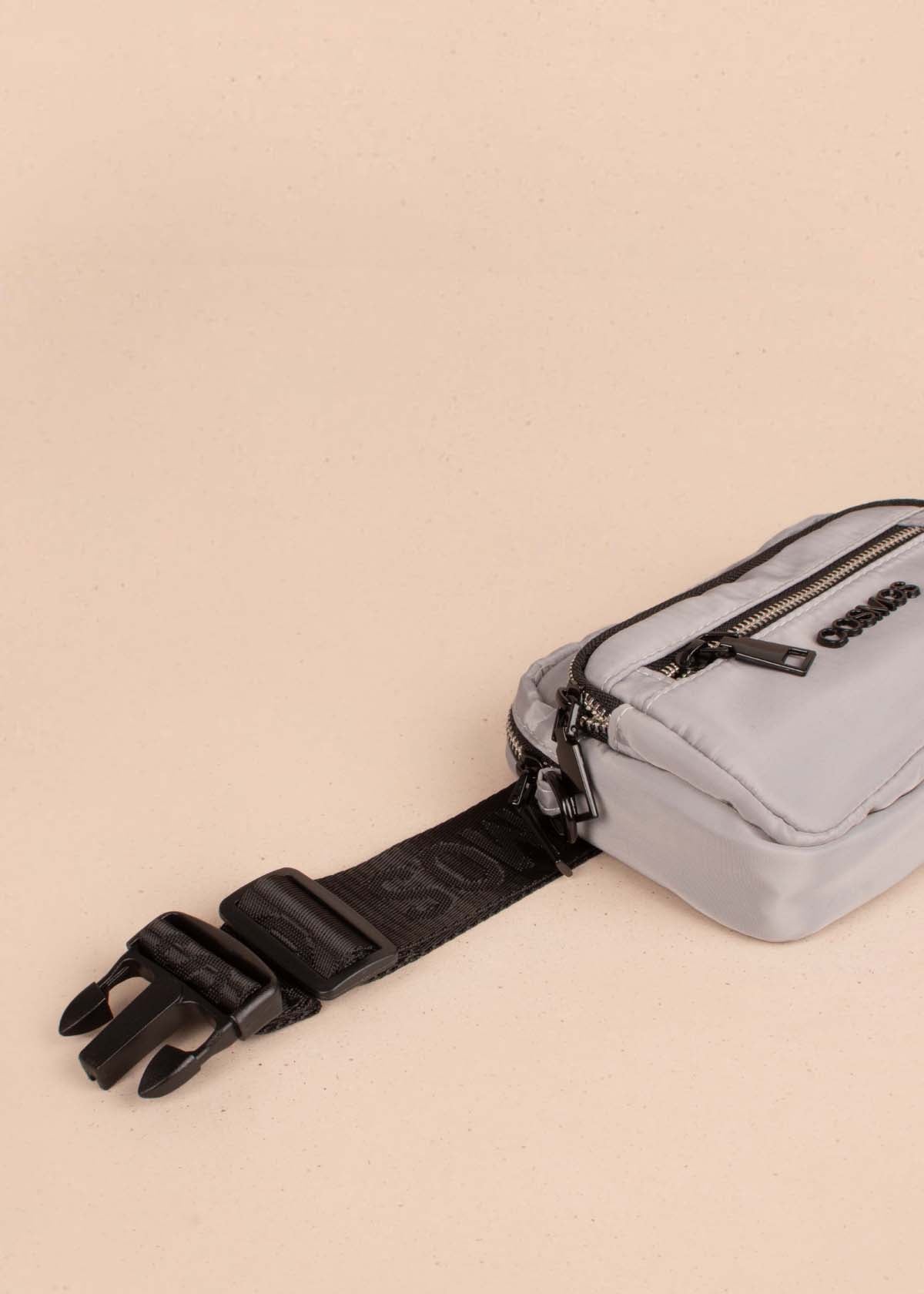 Bolso tipo bandolera color gris 105261