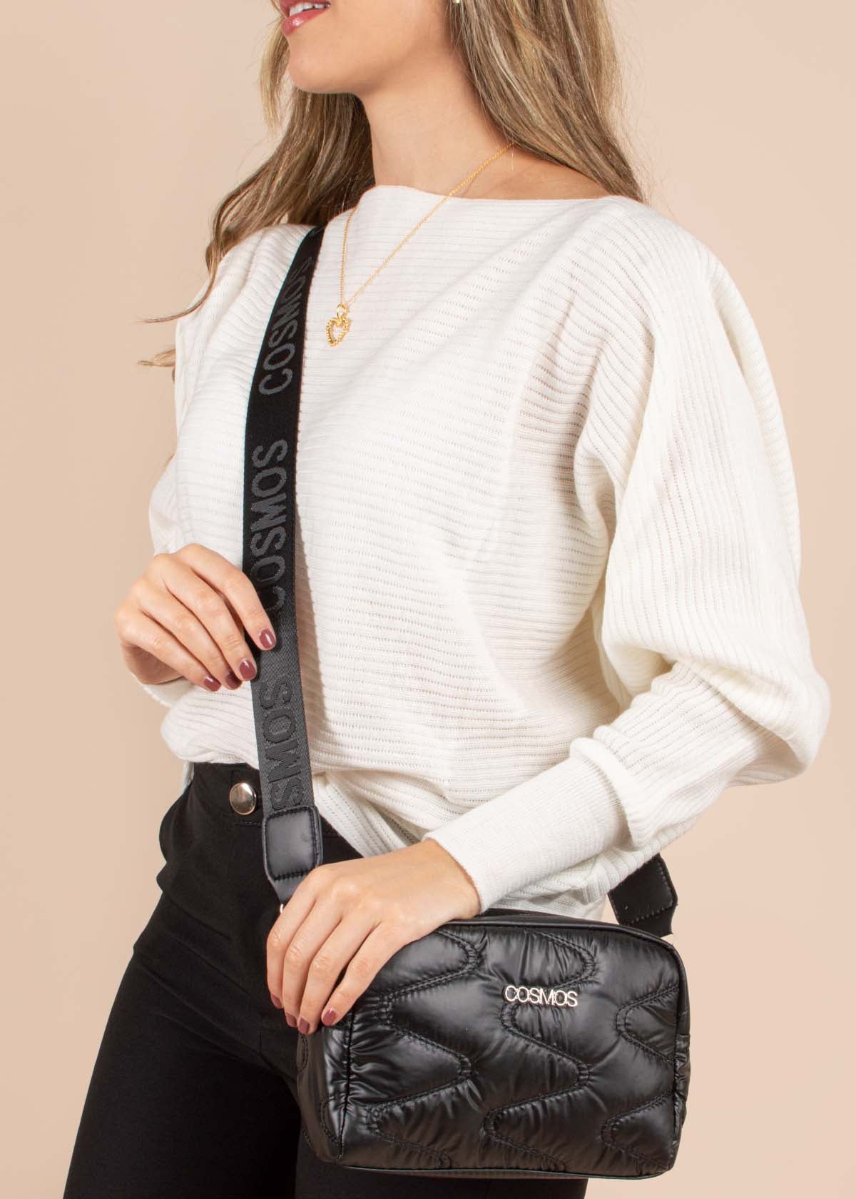Bolso tipo bandolera color negro con efecto acolchado 105266