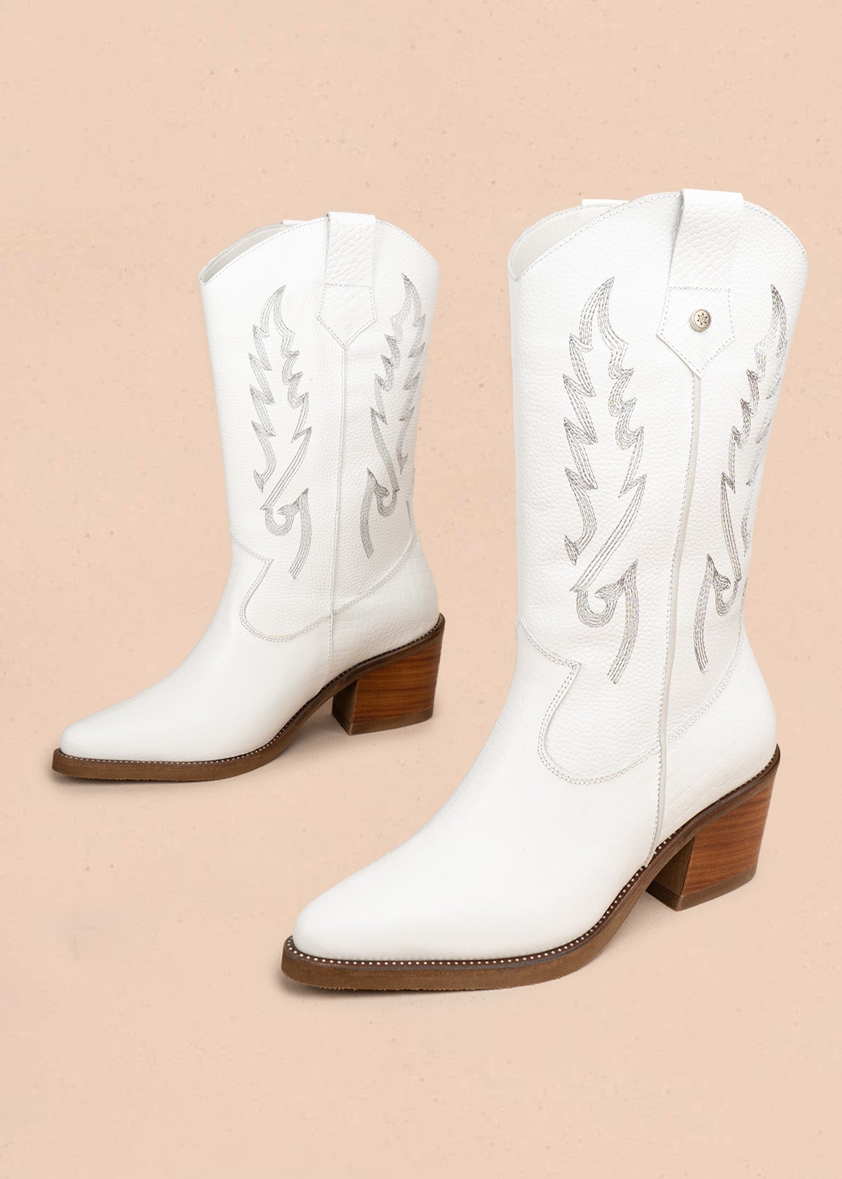 Botas en cuero color blanco con bordado 105275