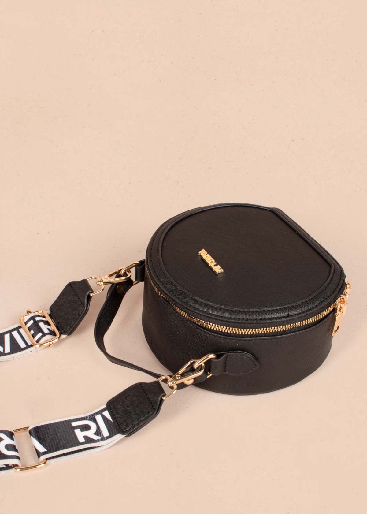 Bolso tipo bandolera color negro 105293