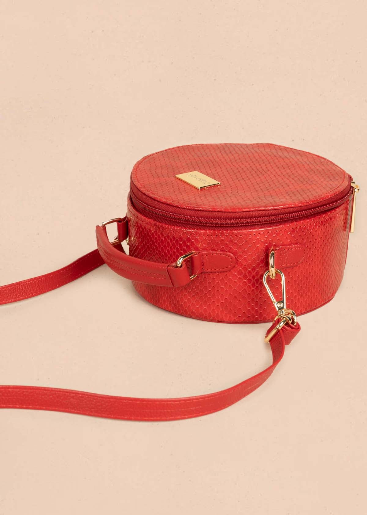 Bolso manos libres en cuero color rojo 105313