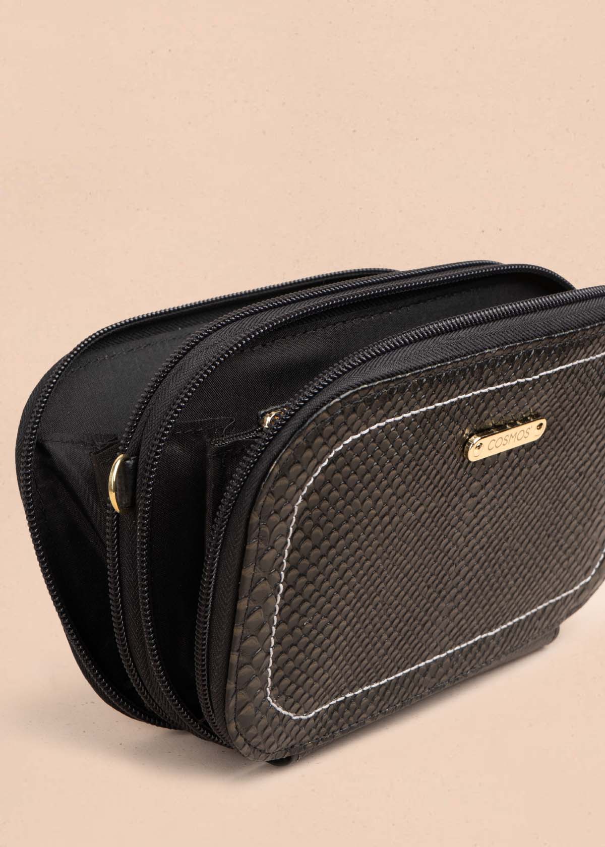 Bolso manos libres en cuero color negro 105317