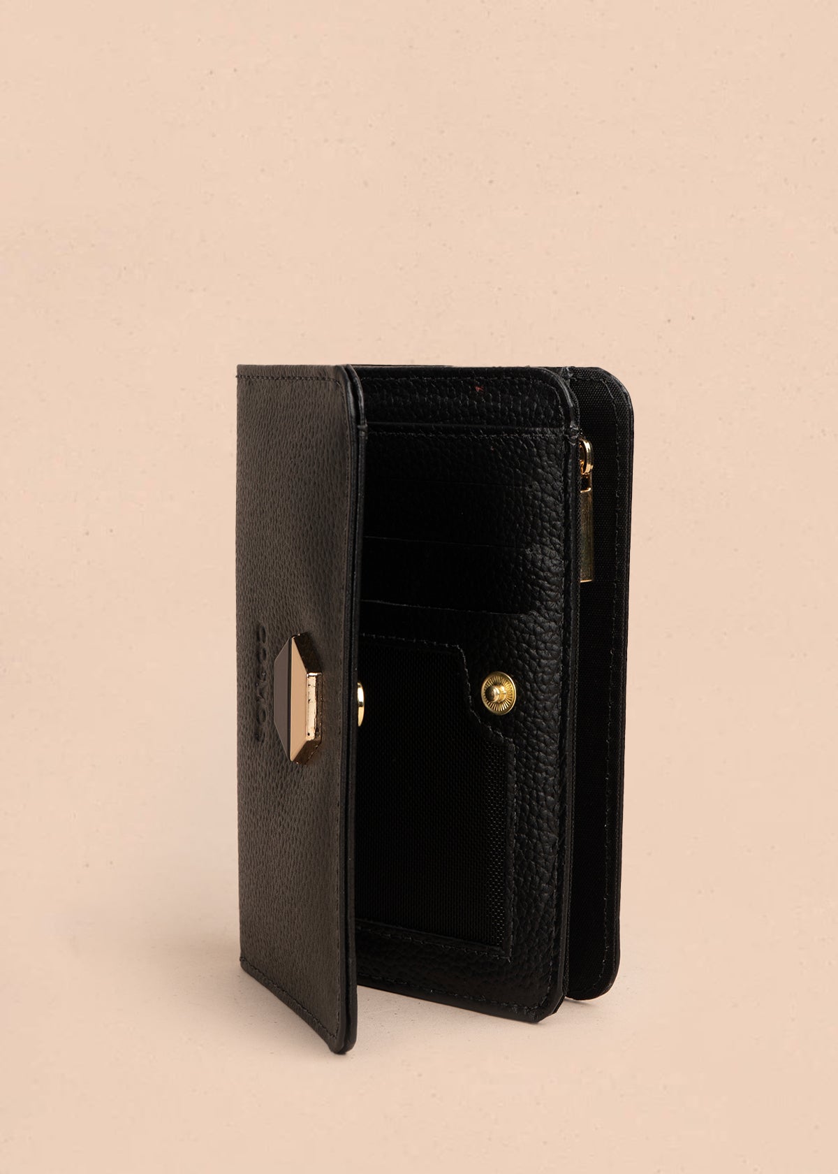 Billetera en cuero color negro con detalle hexagonal 105323