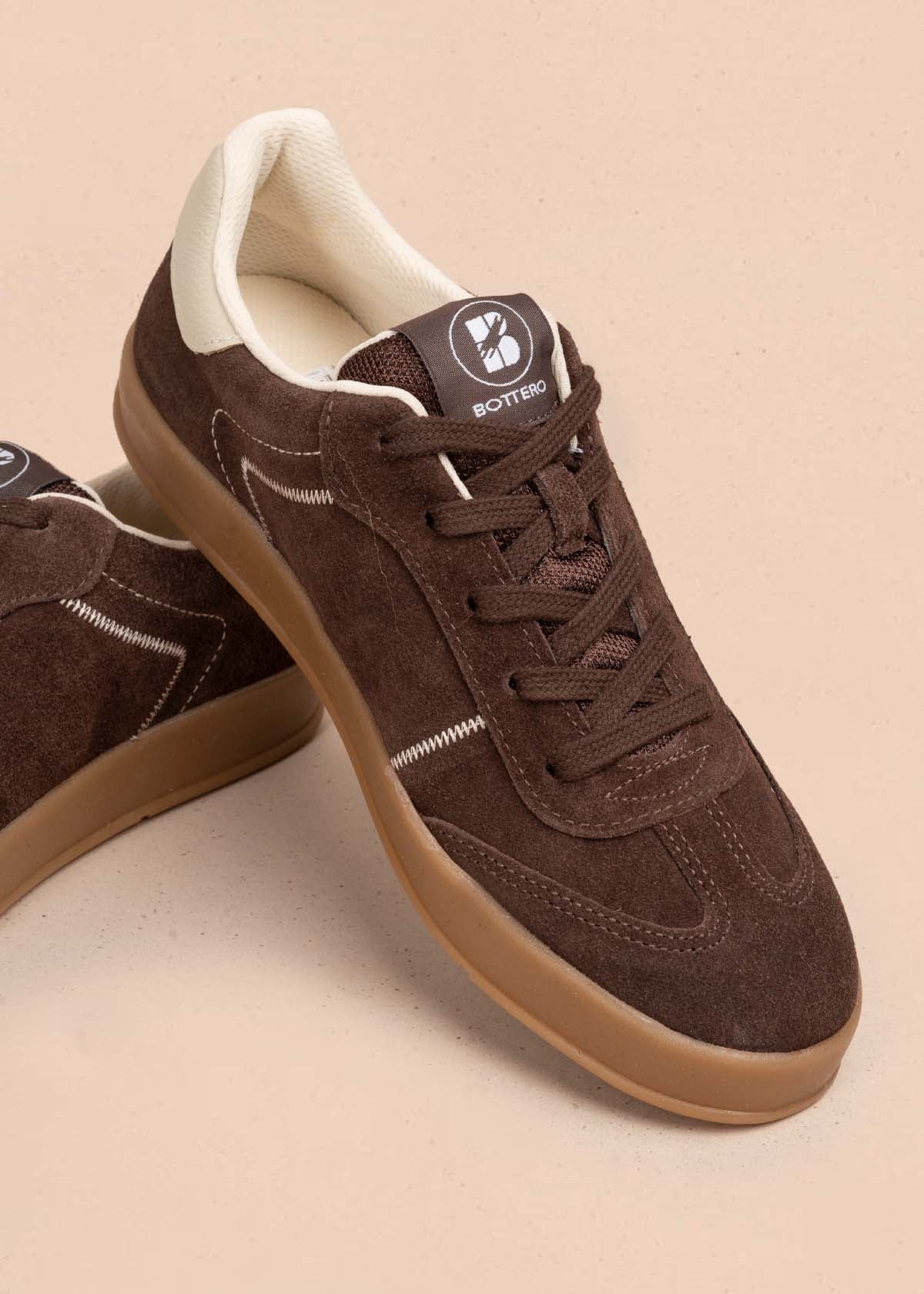 Tenis casuales en cuero color café 105330