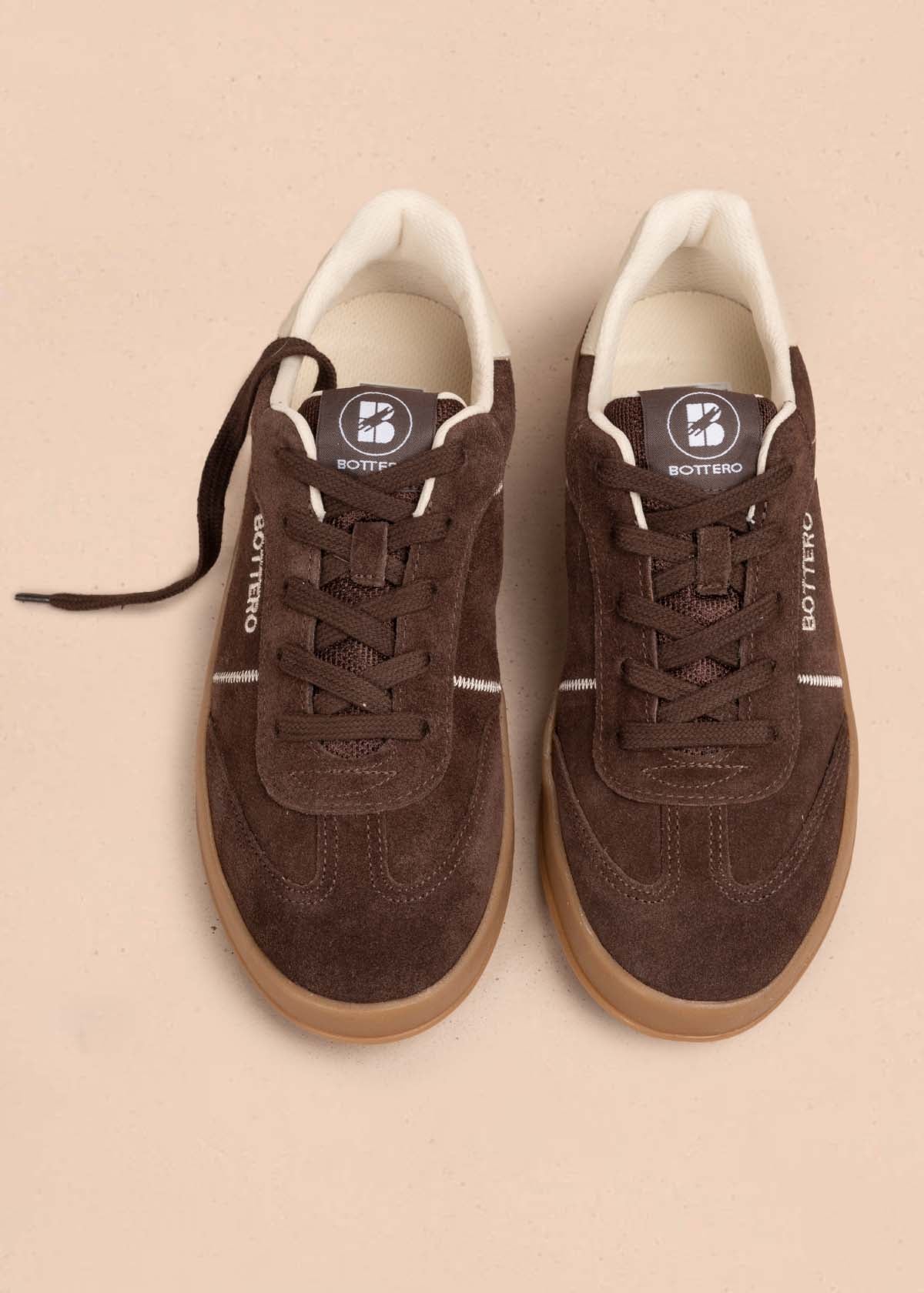 Tenis casuales en cuero color café 105330