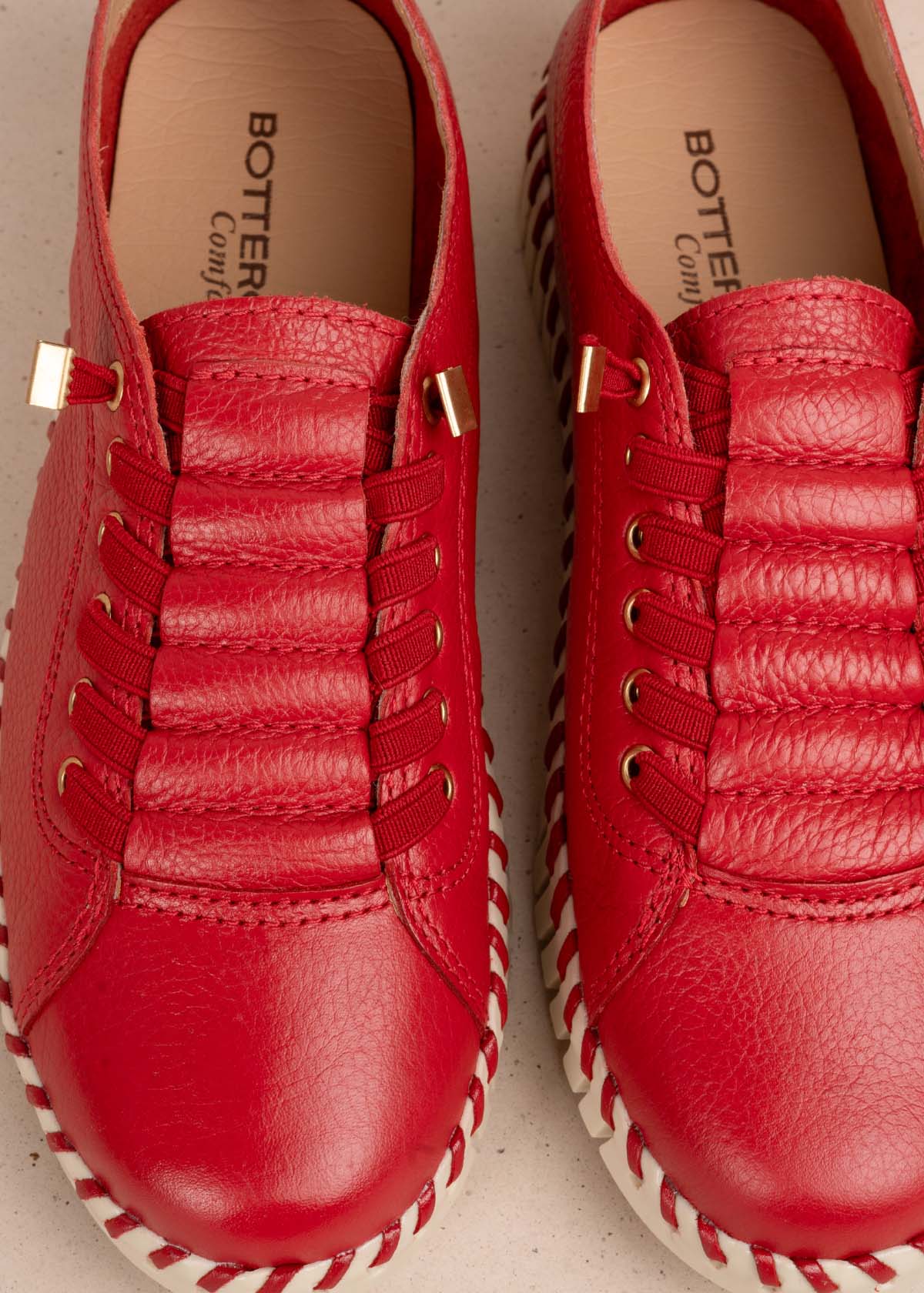 Tenis casuales en cuero color rojo 105334