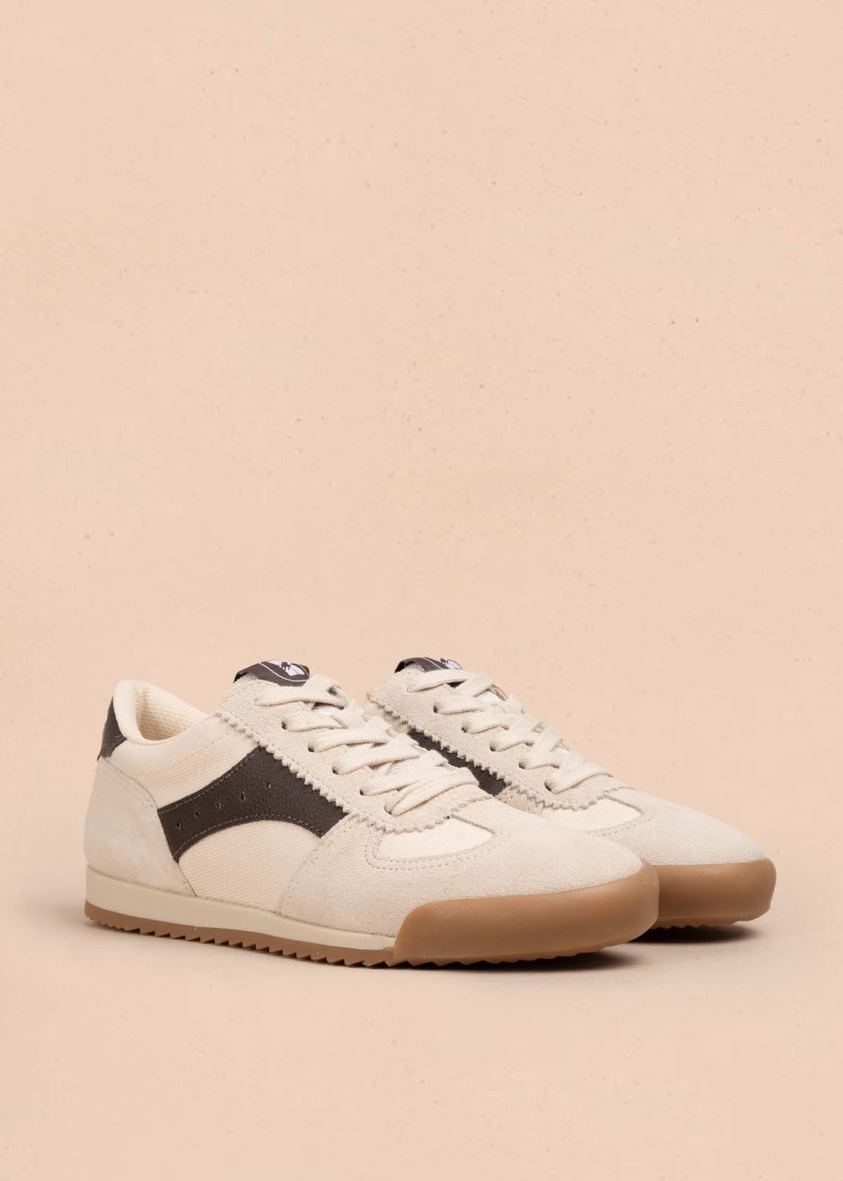 Tenis casuales en cuero color beige 105338