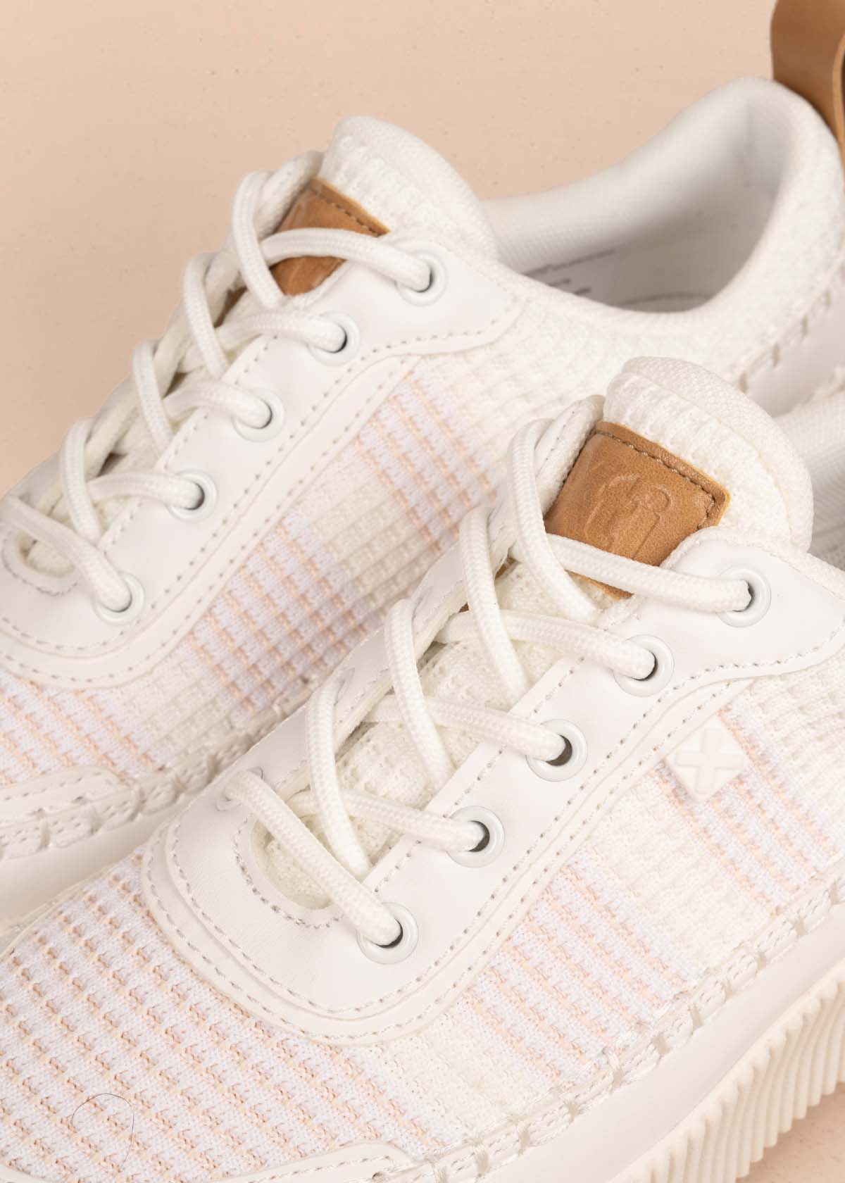 Tenis casuales color blanco 105355